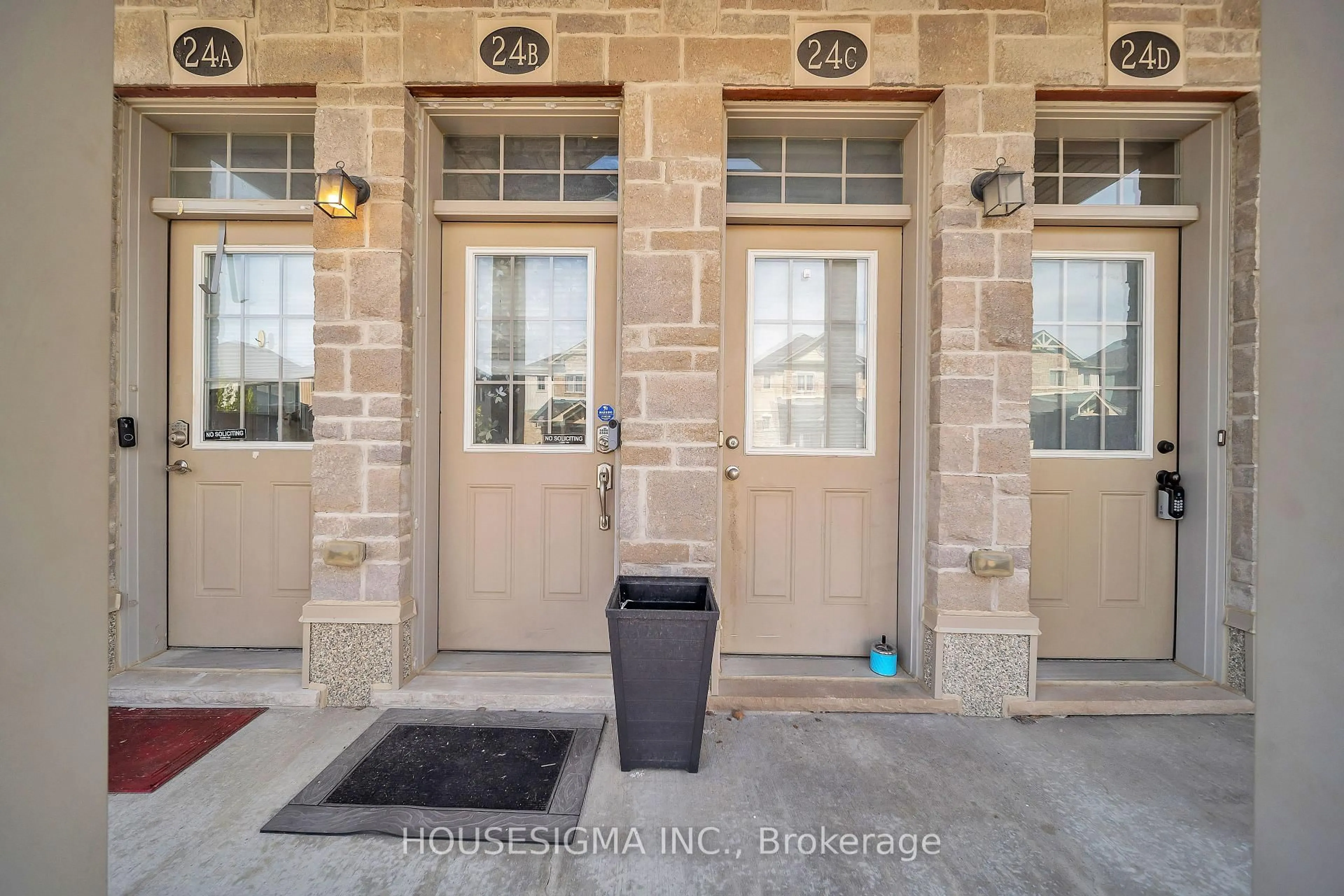 Indoor entryway for 388 Old Huron Rd #24B, Kitchener Ontario N2R 0J7