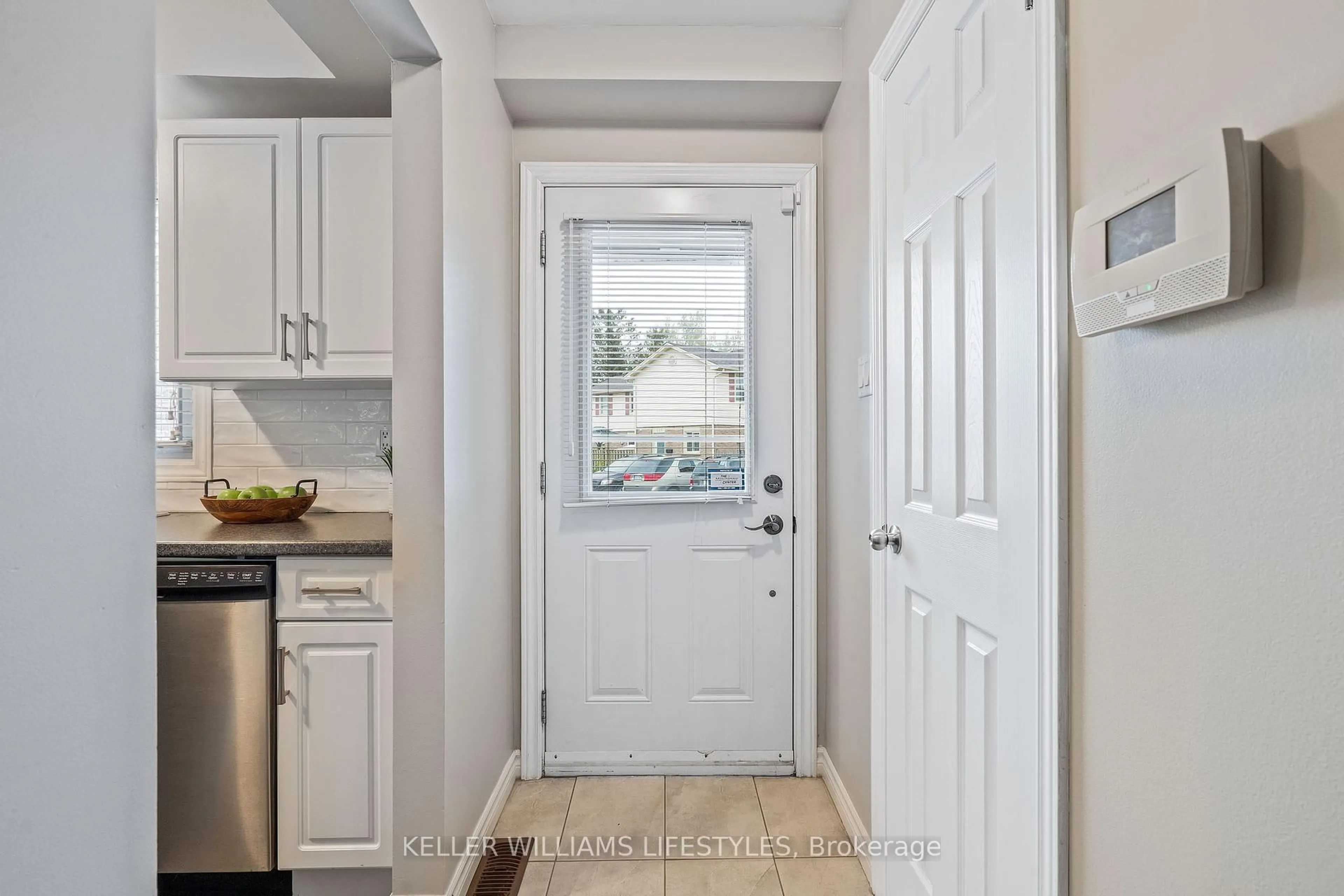 Indoor entryway for 230 Clarke Rd #100, London East Ontario N5W 5P5