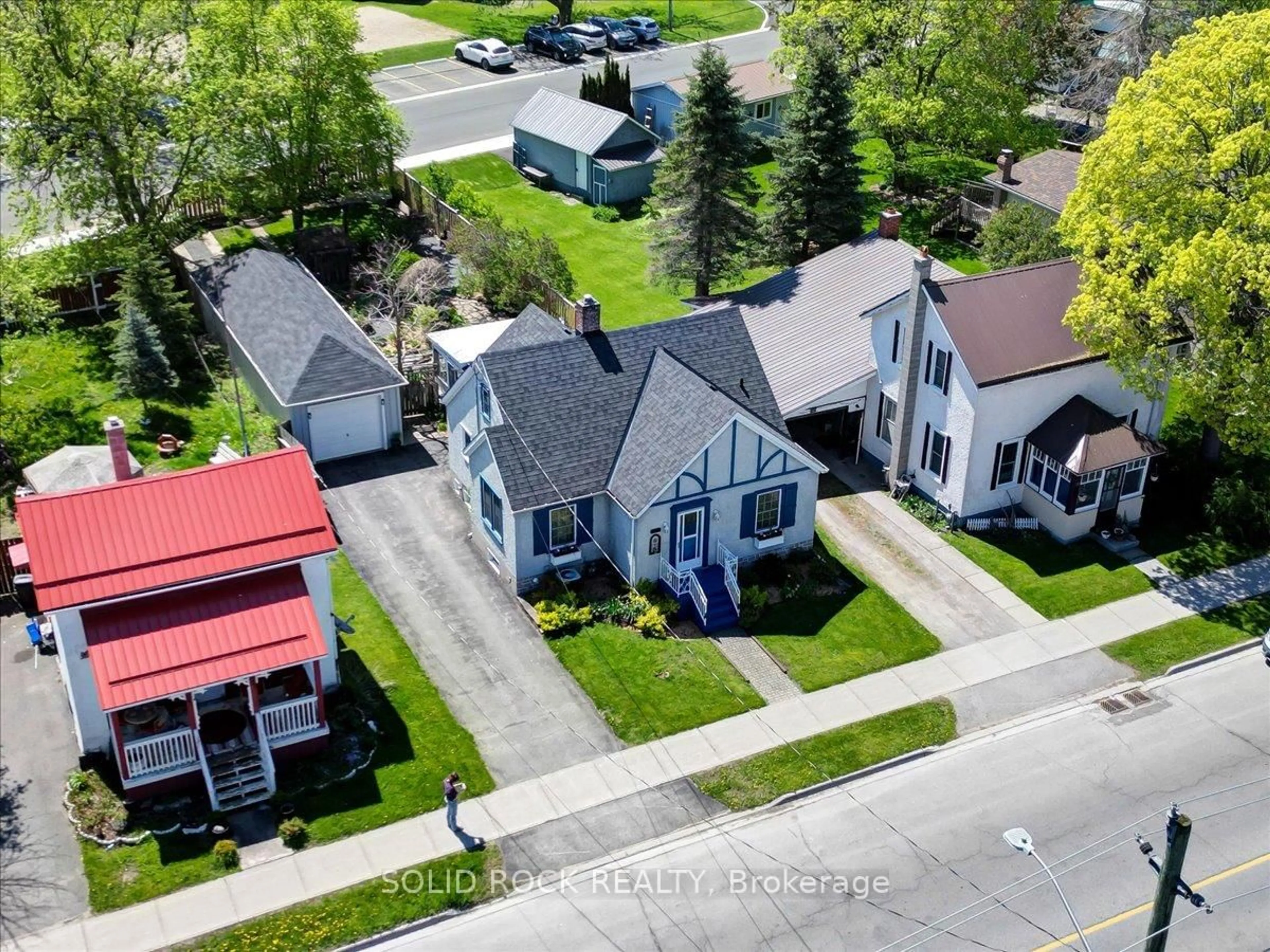 A pic from outside/outdoor area/front of a property/back of a property/a pic from drone, street for 195 Front St, Trent Hills Ontario K0L 1L0