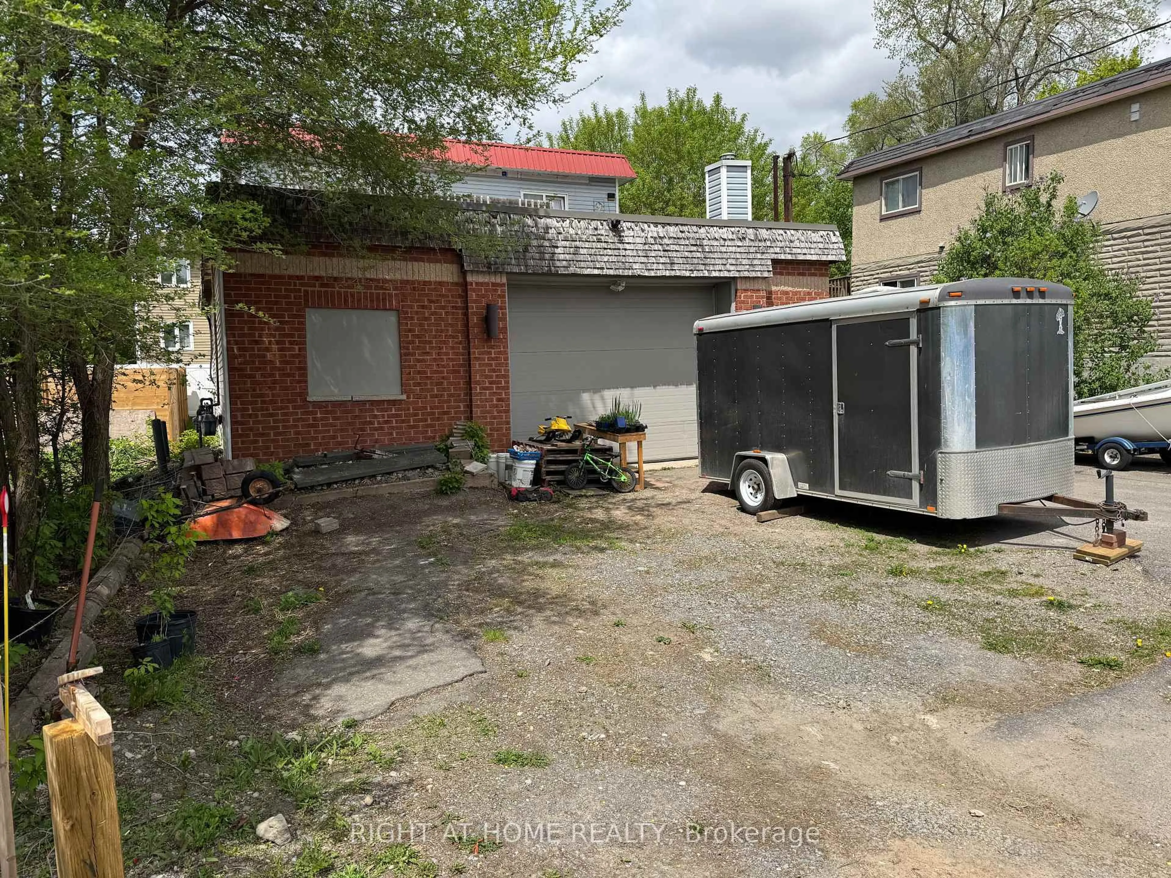 Shed for 253 Frechette St, Ottawa Ontario K1L 7T3