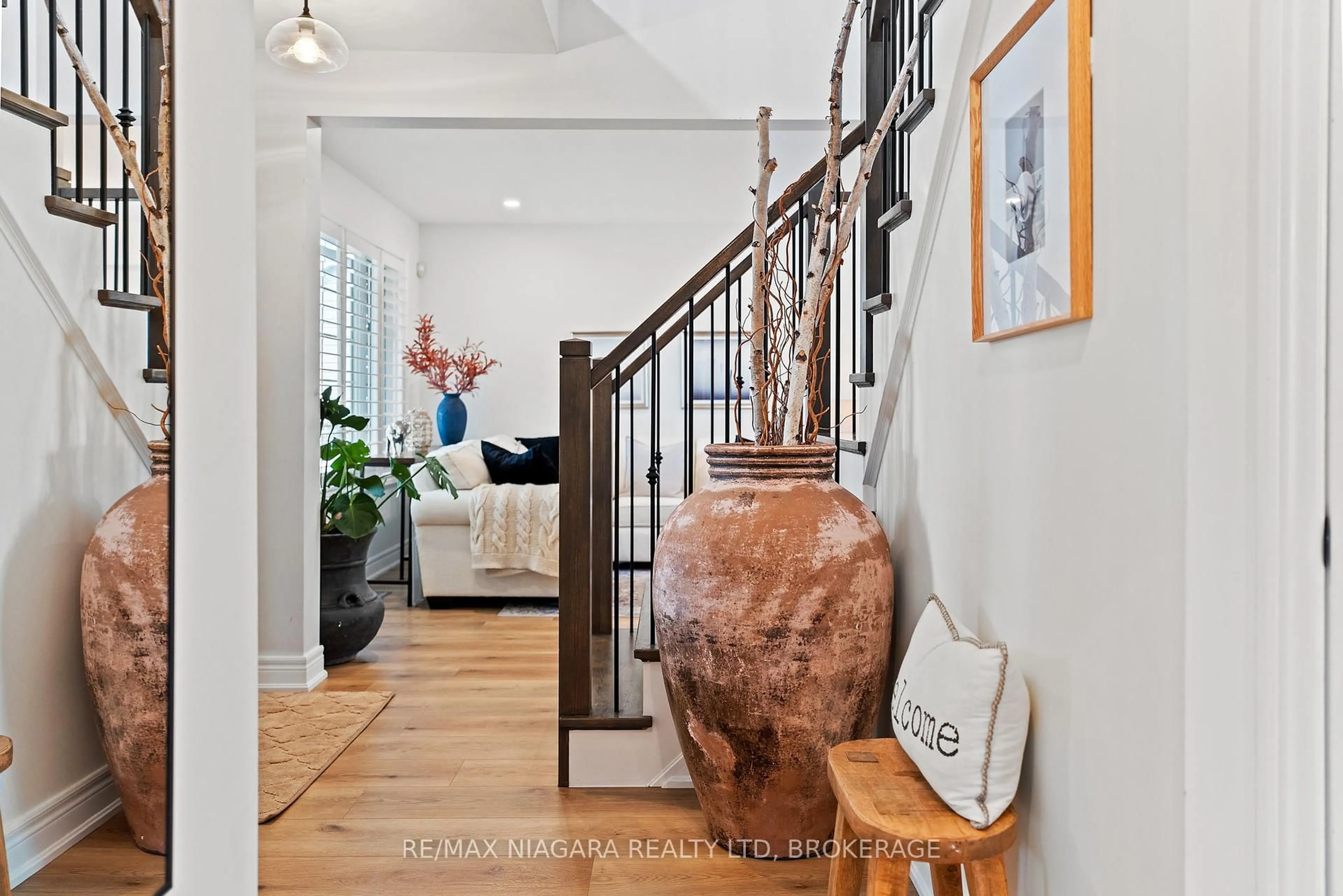 Indoor entryway for 4439 Lincoln Ave, Lincoln Ontario L0R 1B3