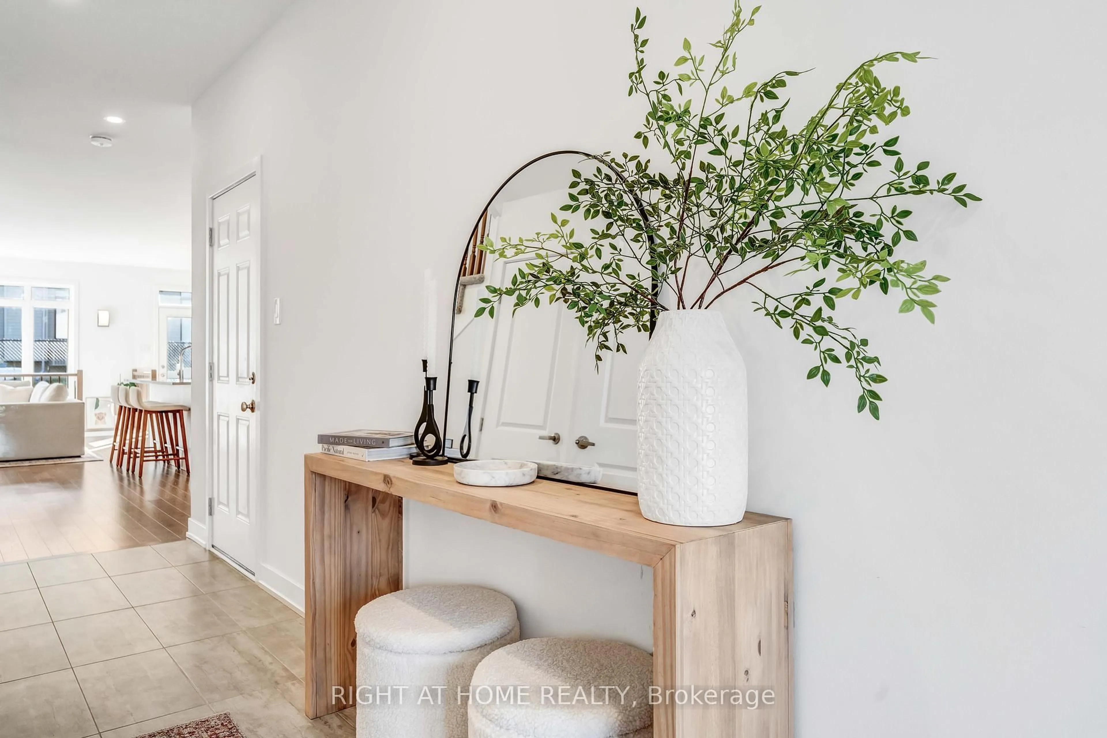 Indoor entryway for 623 Rathburn Lane, Ottawa Ontario K1T 0V7