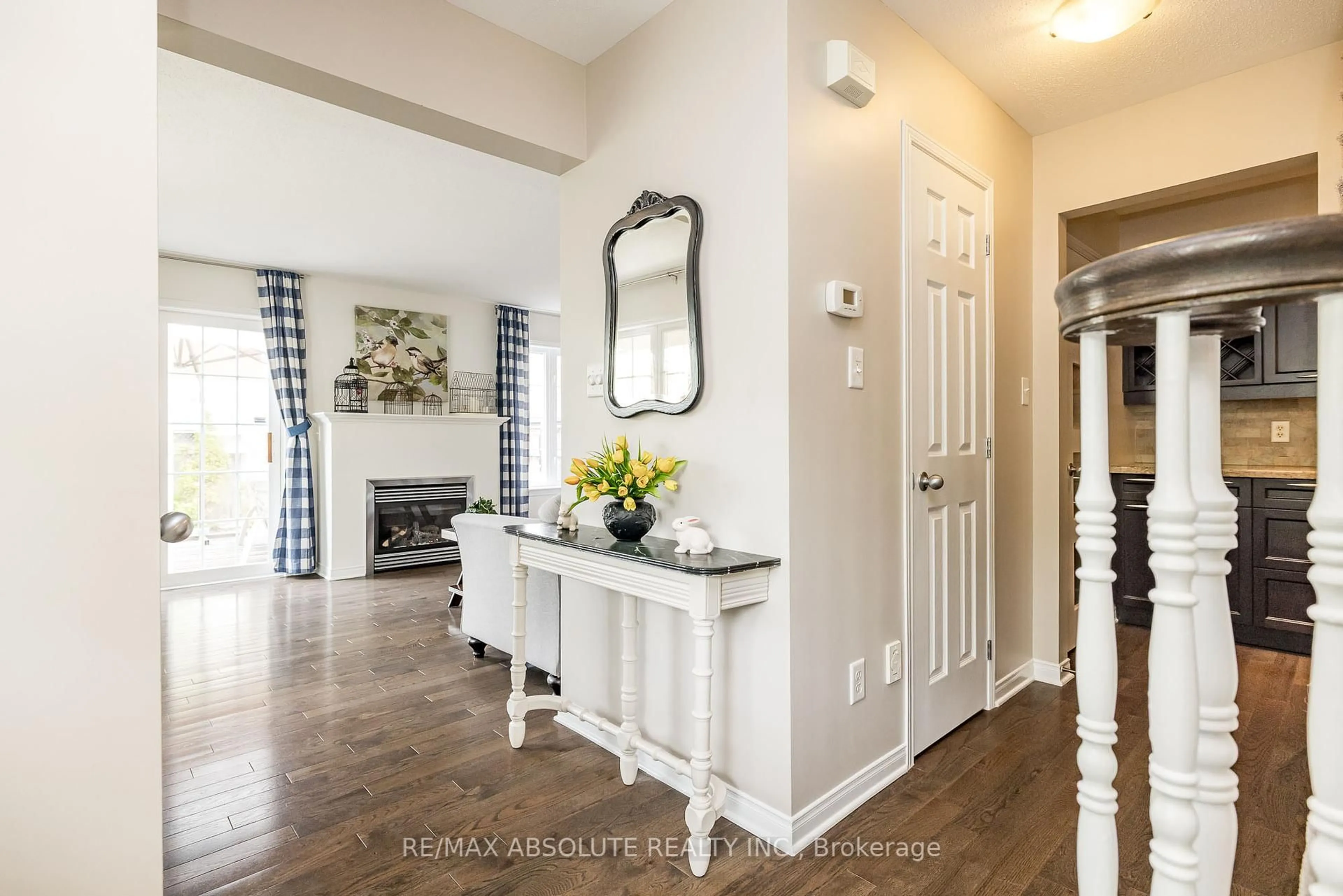 Indoor entryway for 400 Evenwood Pvt N/A, Ottawa Ontario K2J 0E5