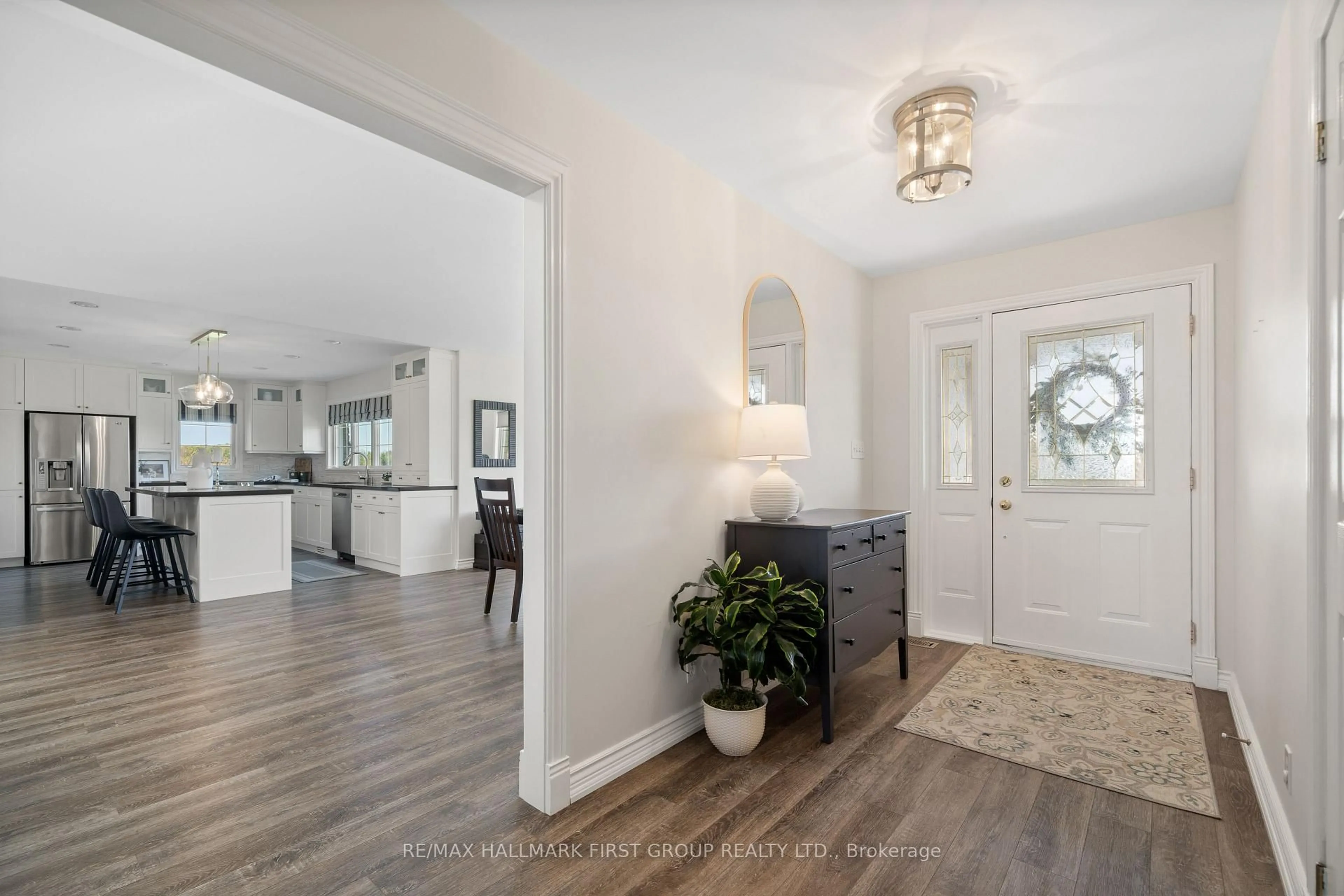 Indoor entryway for 8160 Jibb Rd, Hamilton Township Ontario K9A 4J7