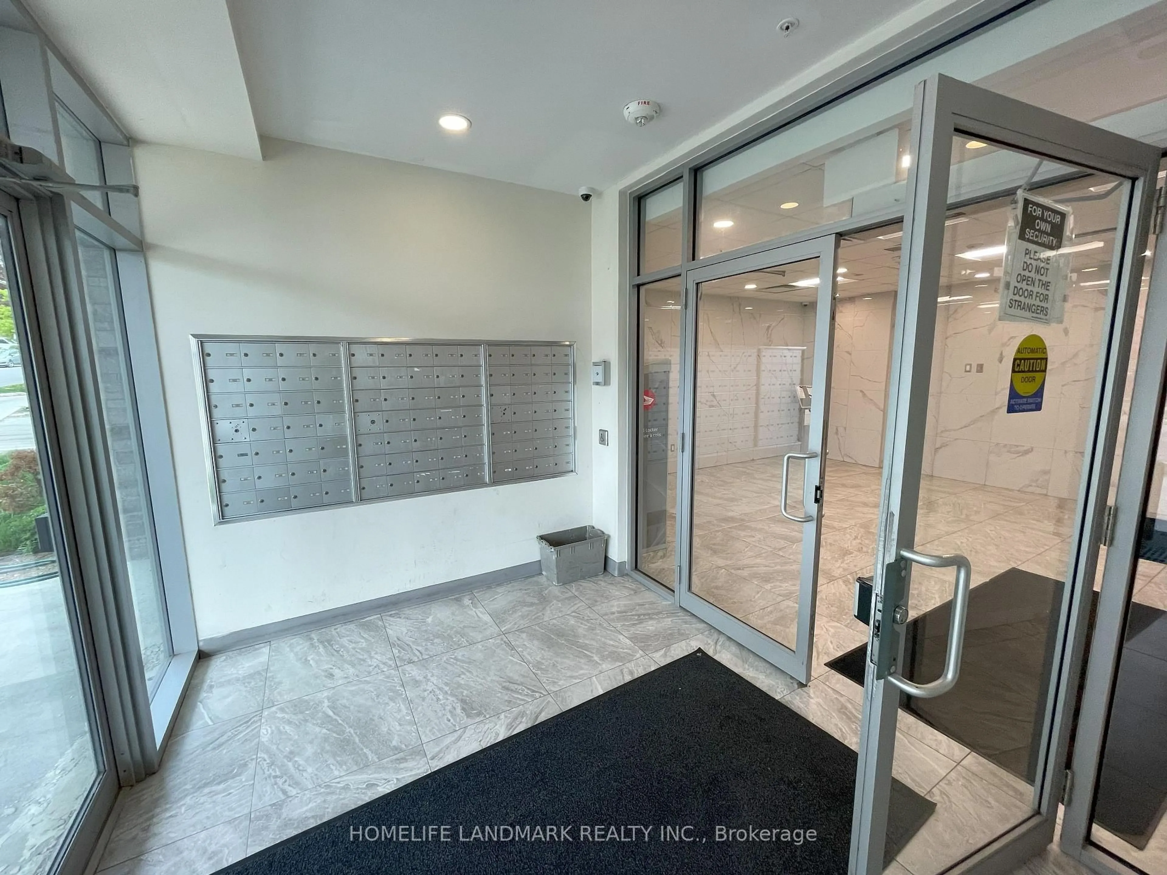 Indoor foyer for 246 Lester St #602, Waterloo Ontario N2L 3W5