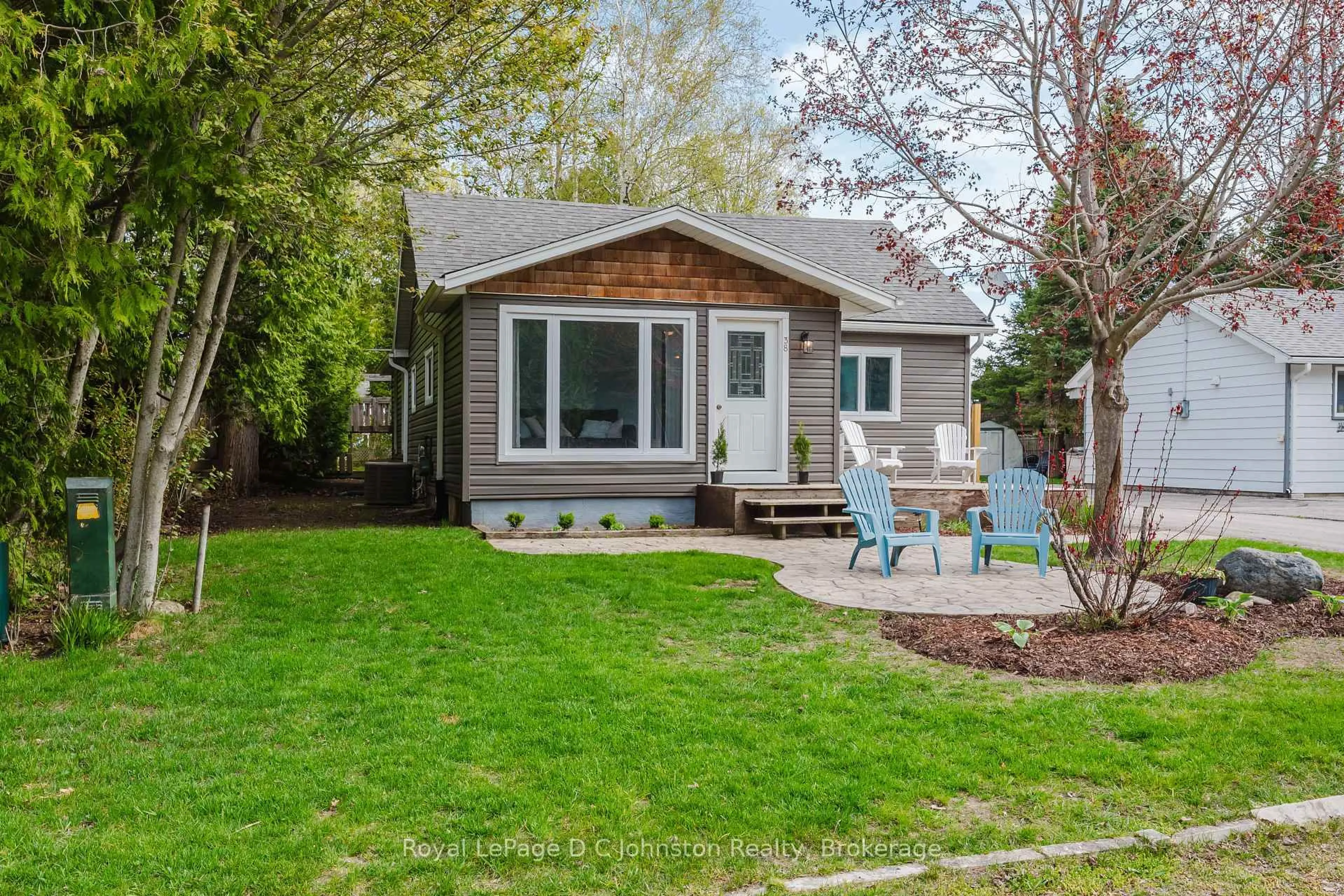 Unknown for 38 Oak St, Saugeen Shores Ontario N0H 2L0