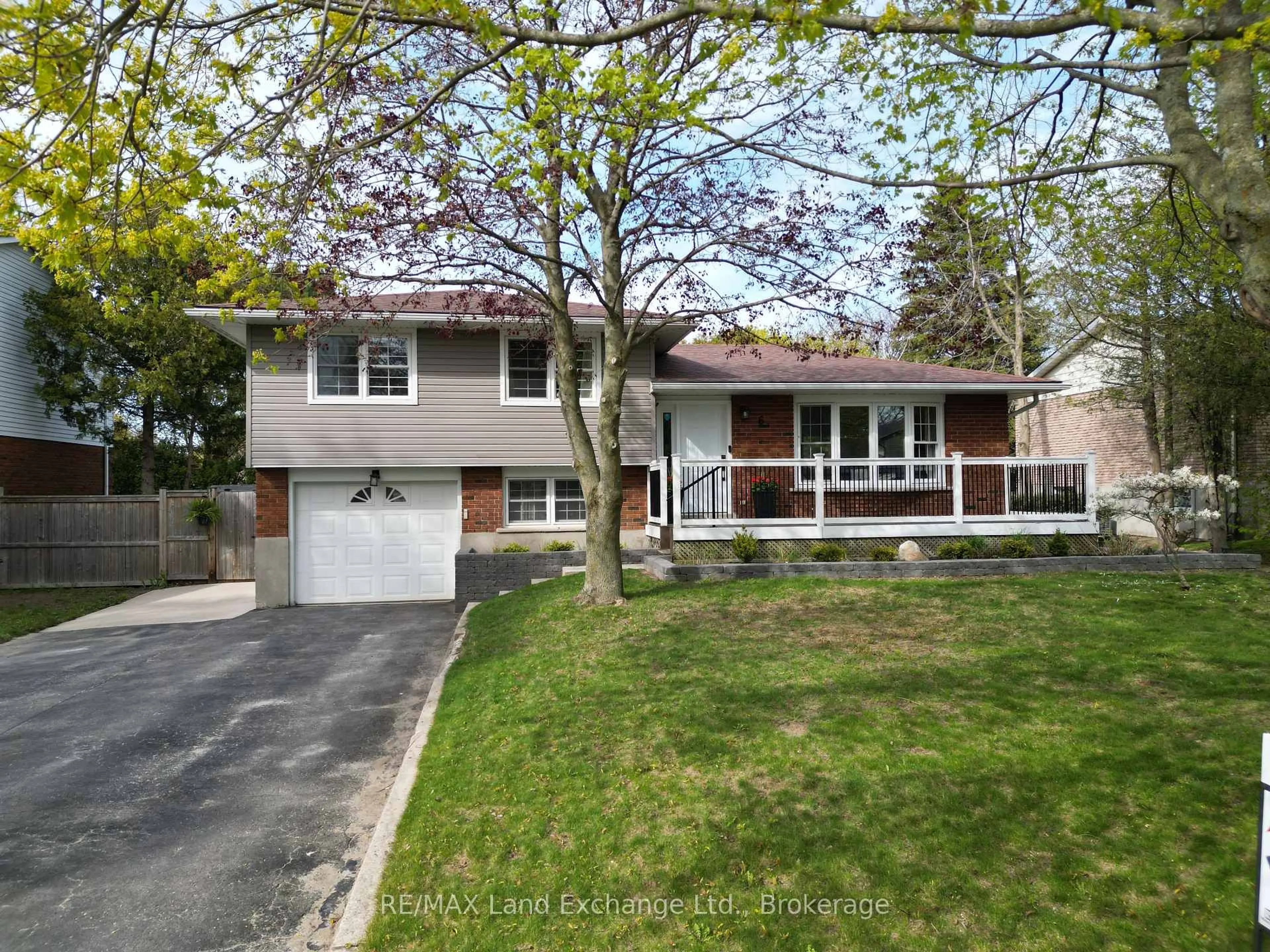 Home with vinyl exterior material, street for 6 Deborah Dr, Huron-Kinloss Ontario N2Z 2M5