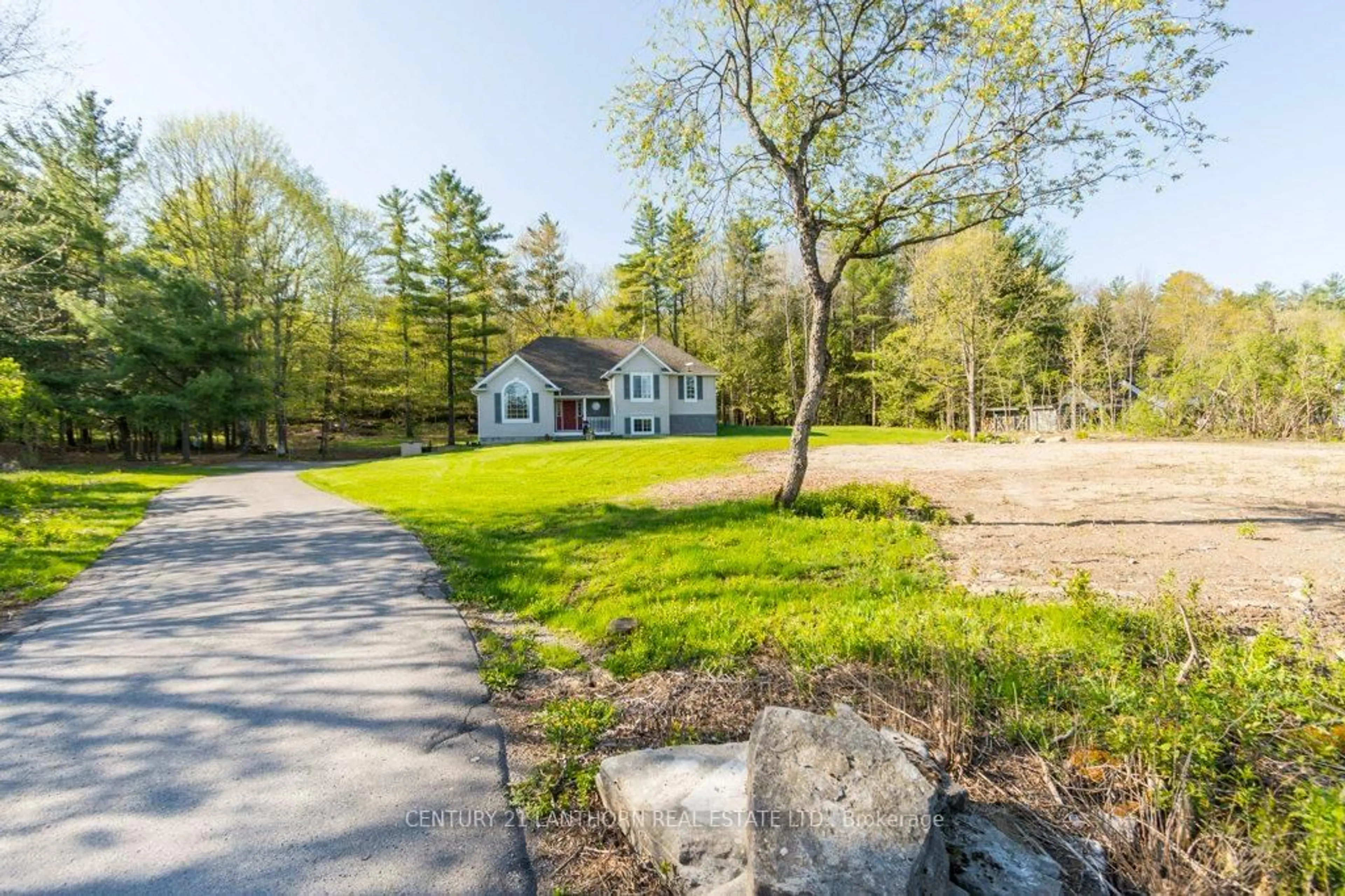 A pic from outside/outdoor area/front of a property/back of a property/a pic from drone, unknown for 71 Waddingham Rd, Shannonville Ontario K0K 2N0