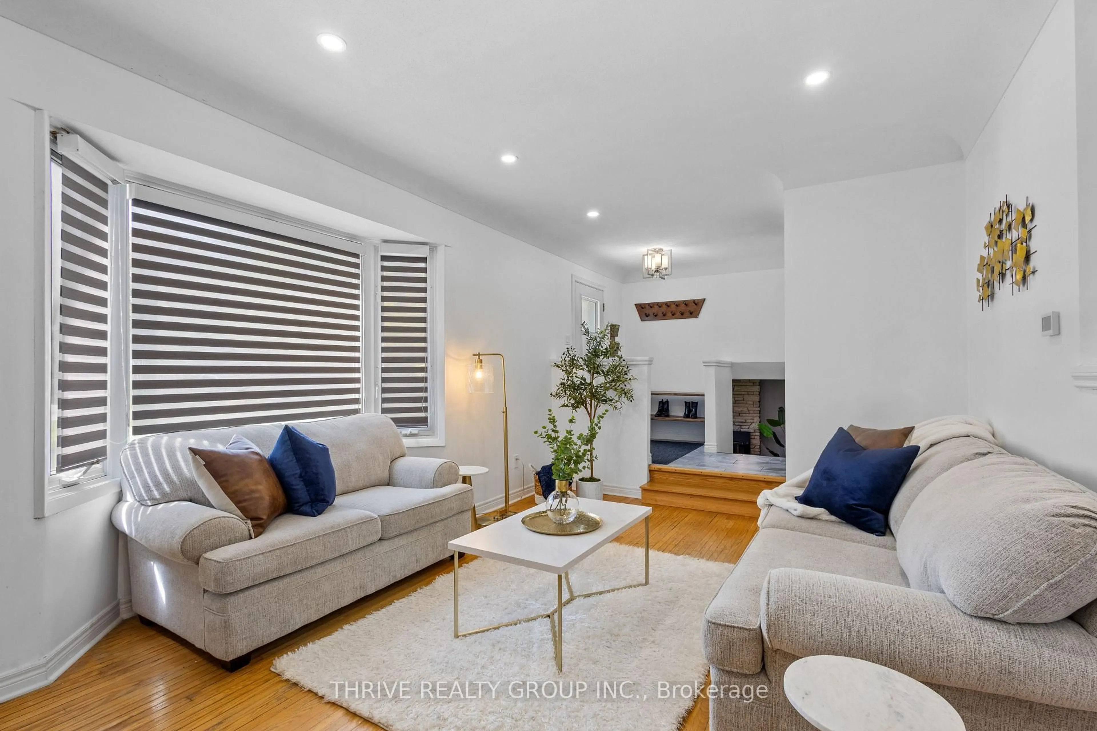 Living room with furniture, unknown for 808 WESTBURY Cres, London South Ontario N6J 3C7
