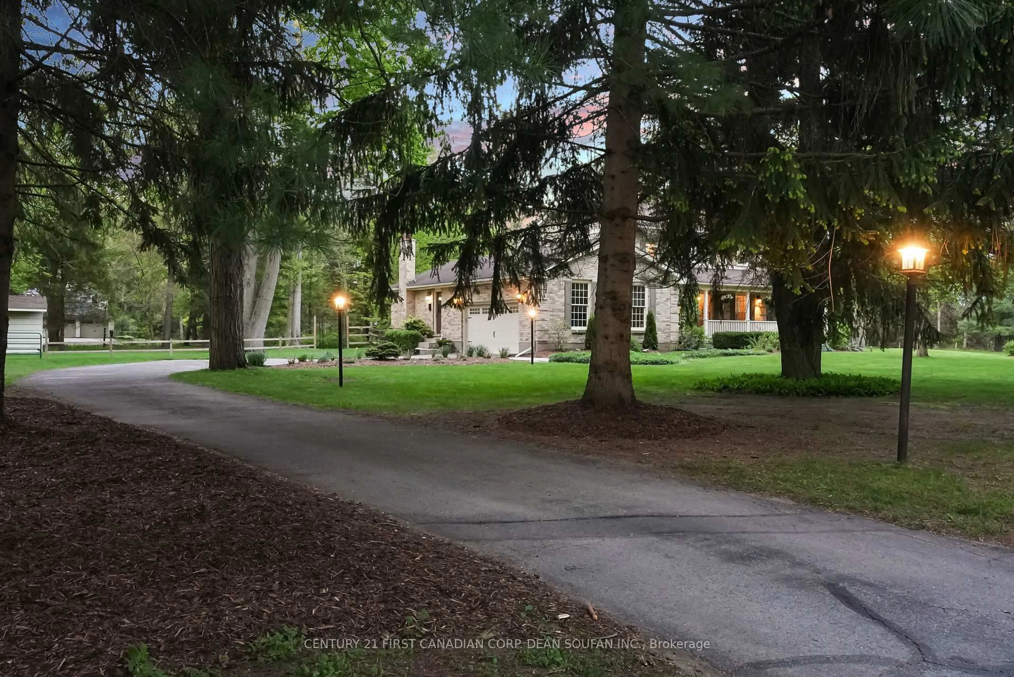 A pic from outside/outdoor area/front of a property/back of a property/a pic from drone, street for 2 Lansdowne Park Cres, Middlesex Centre Ontario N0L 1R0