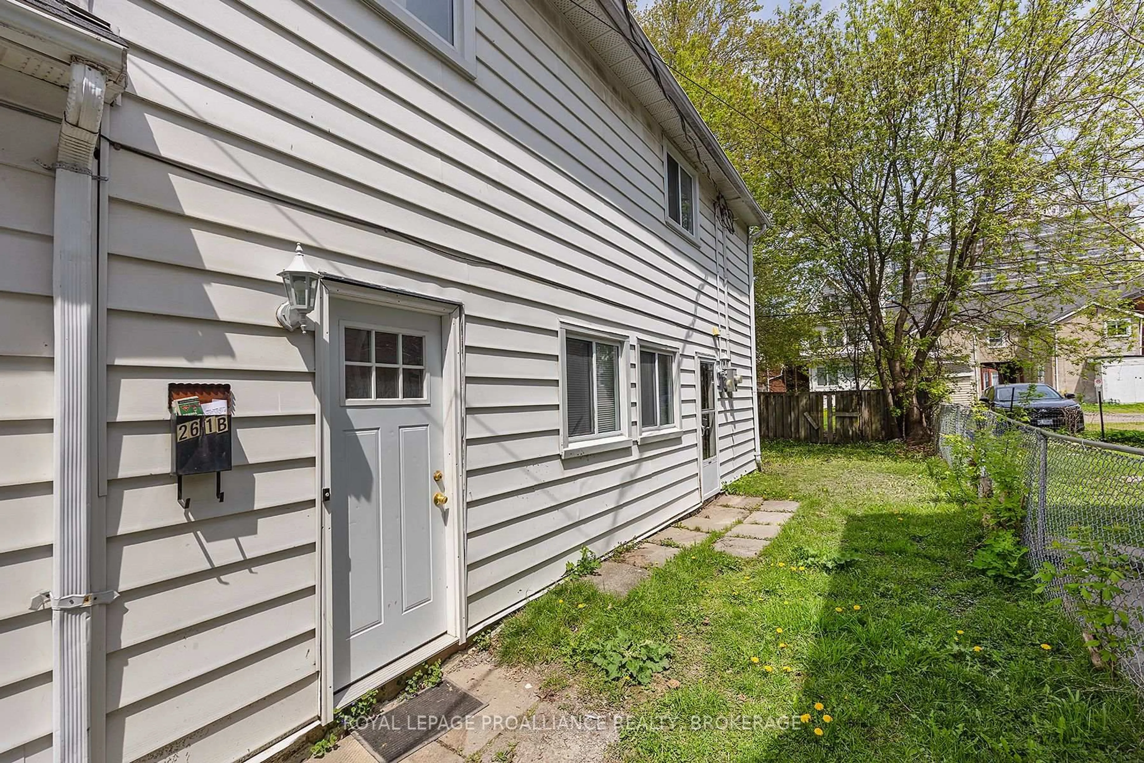 Unknown for 261 William St, Kingston Ontario K7L 2E5