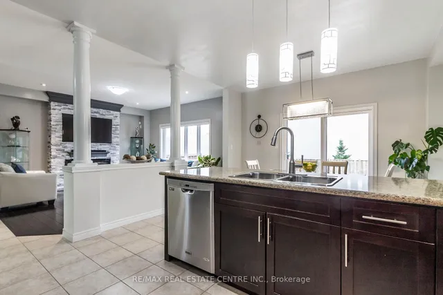 Additional image 30 of 28 Chamomile Dr