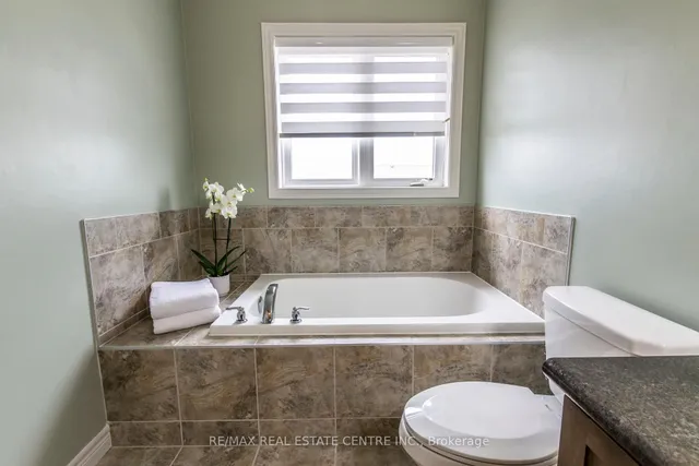 Additional image 8 of 28 Chamomile Dr