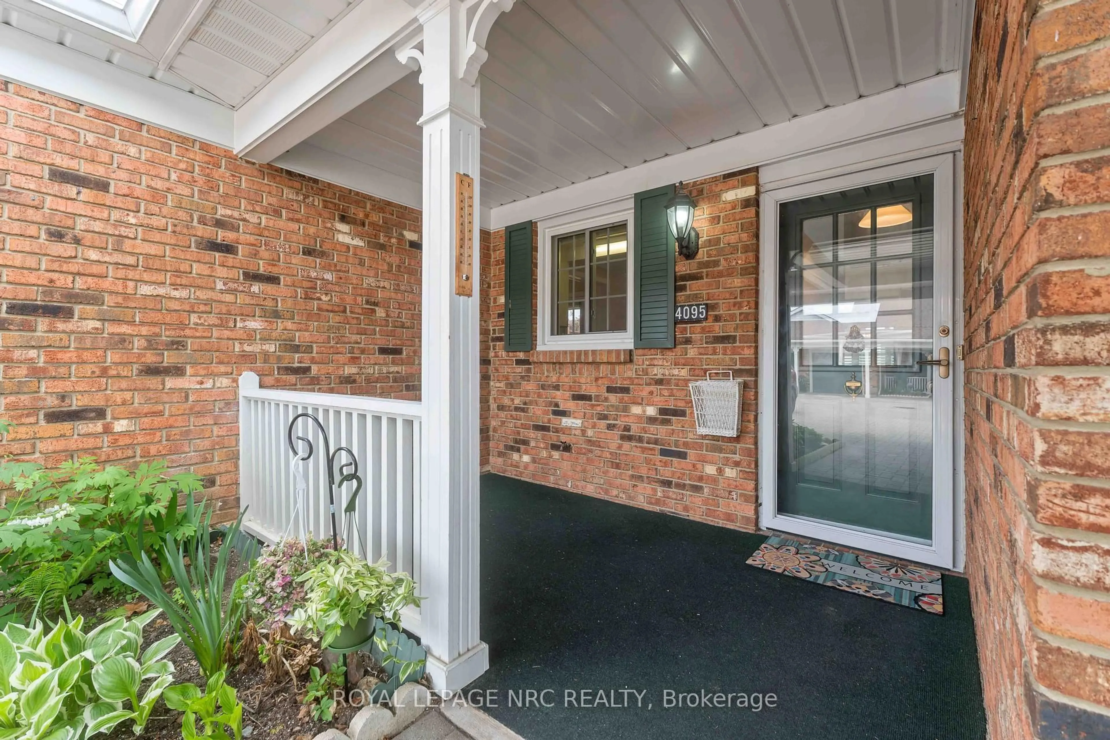 Indoor entryway for 4095 Plum Tree Crt, Lincoln Ontario L0R 2C0