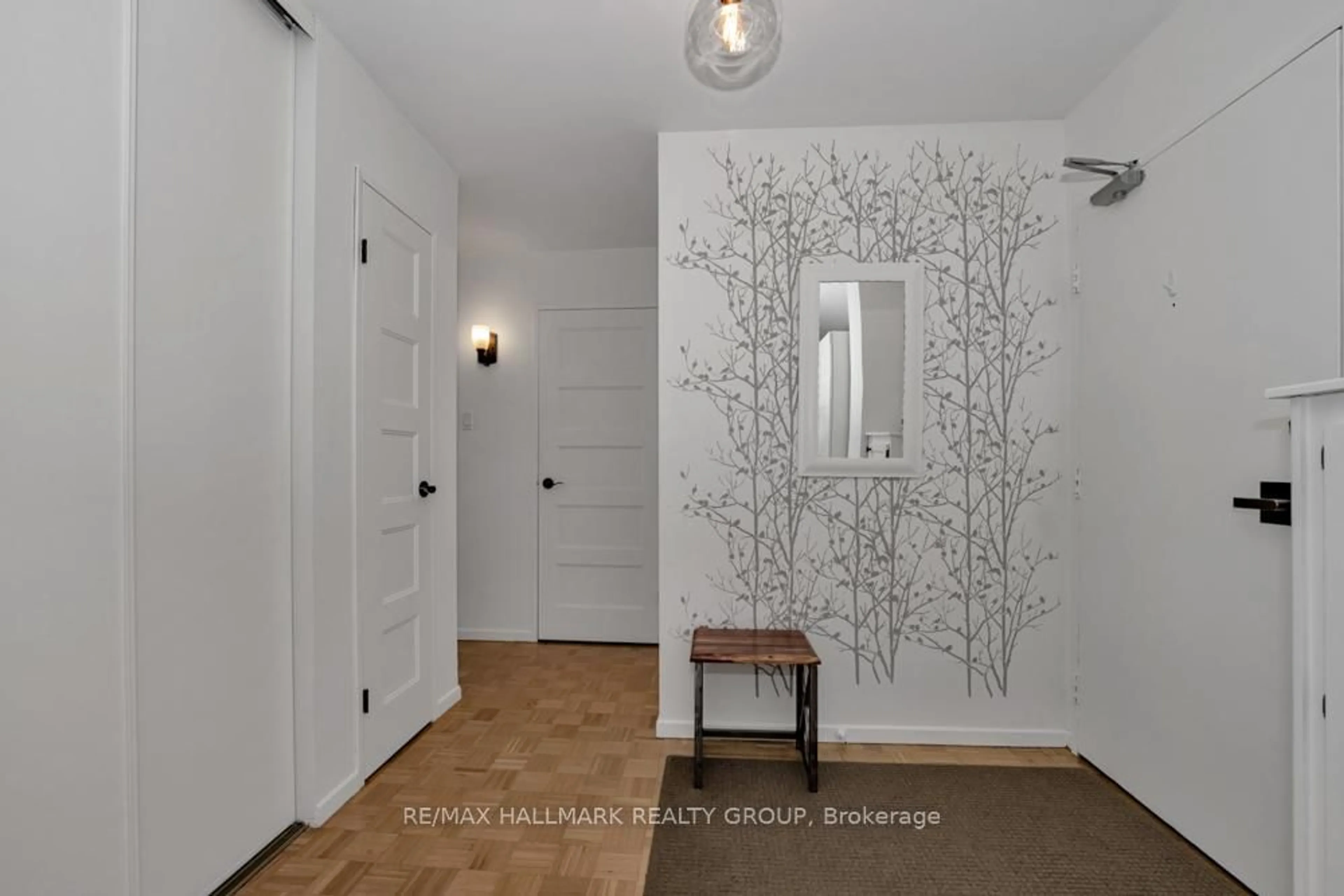 Indoor entryway for 265 Poulin Ave #602, Ottawa Ontario K2B 7Y8