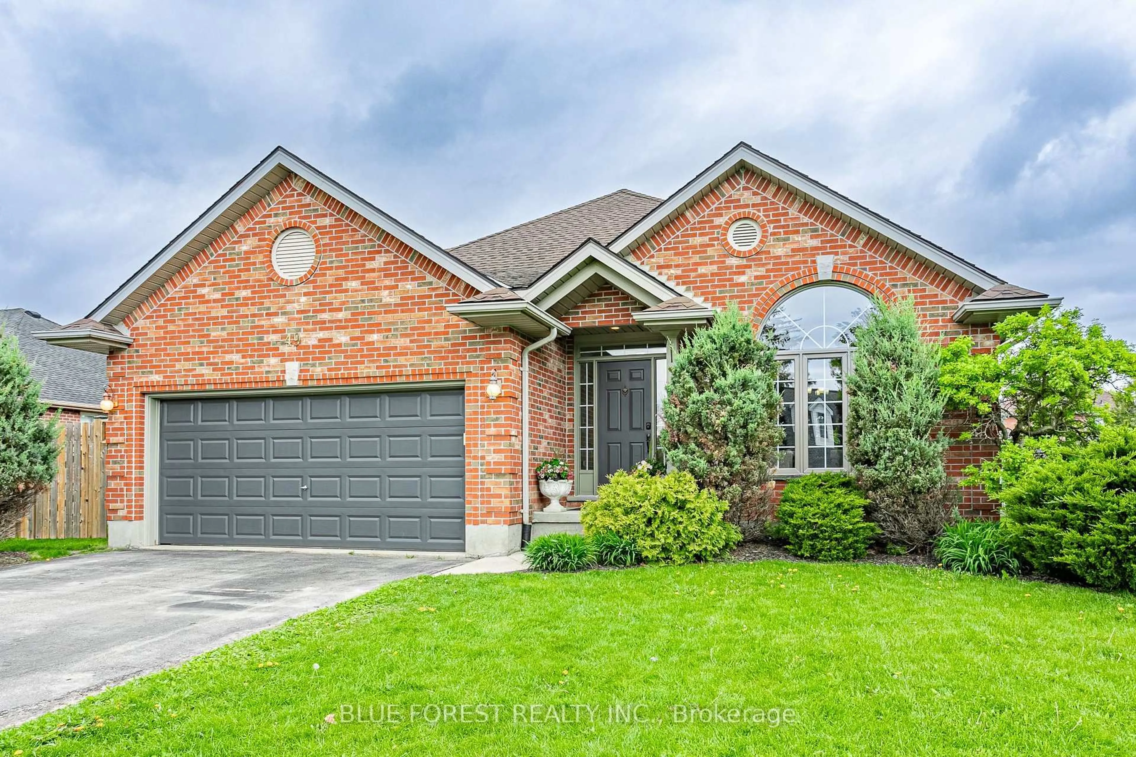 Home with brick exterior material, street for 49 Parkview Dr, Thames Centre Ontario N0L 1G2