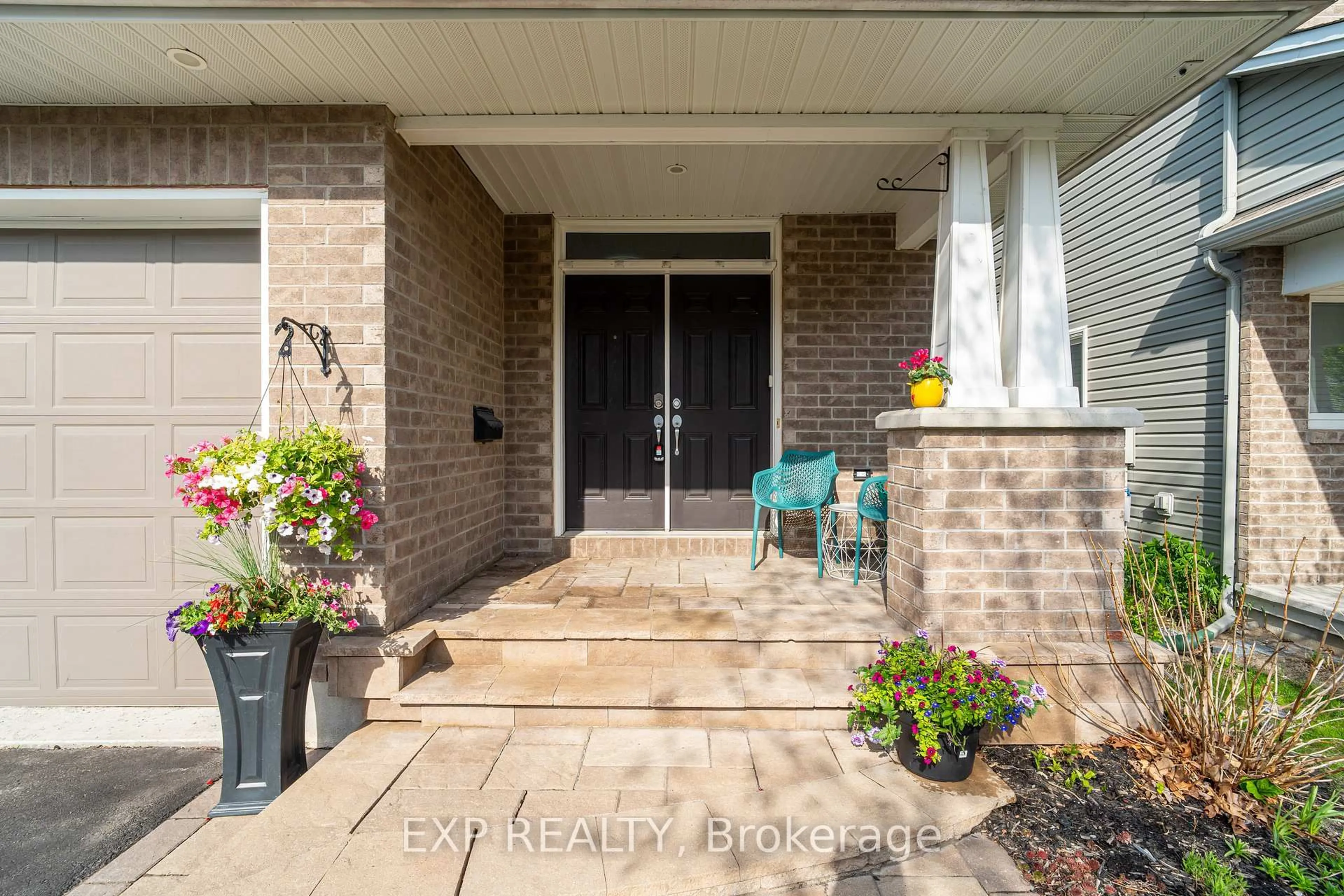 Indoor entryway for 679 Rockrose Way, Ottawa Ontario K1T 0L7