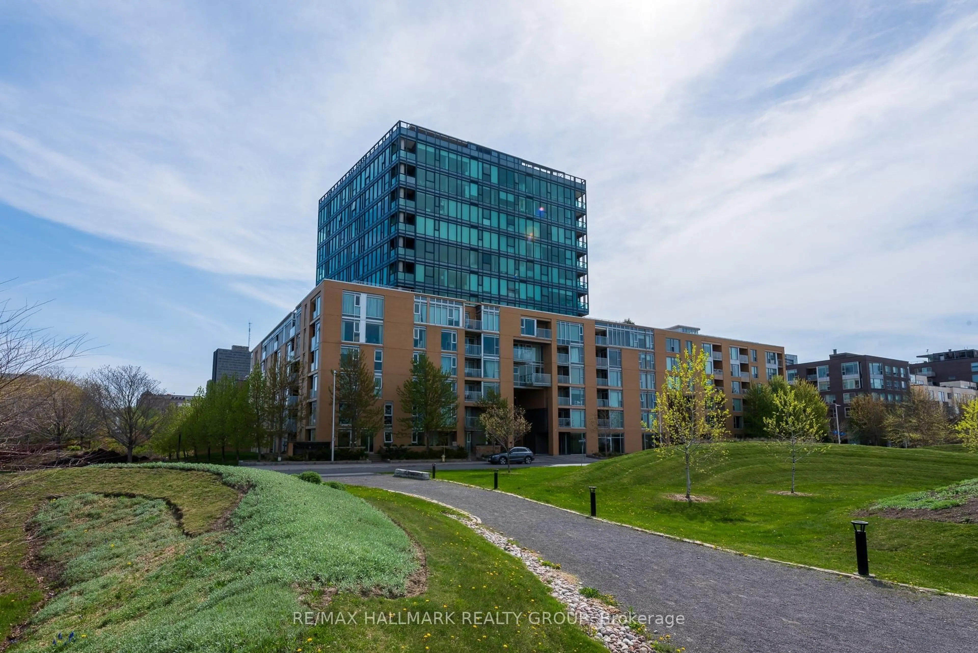 A pic from outside/outdoor area/front of a property/back of a property/a pic from drone, unknown for 200 Lett St #311, Ottawa Ontario K1R 0A7