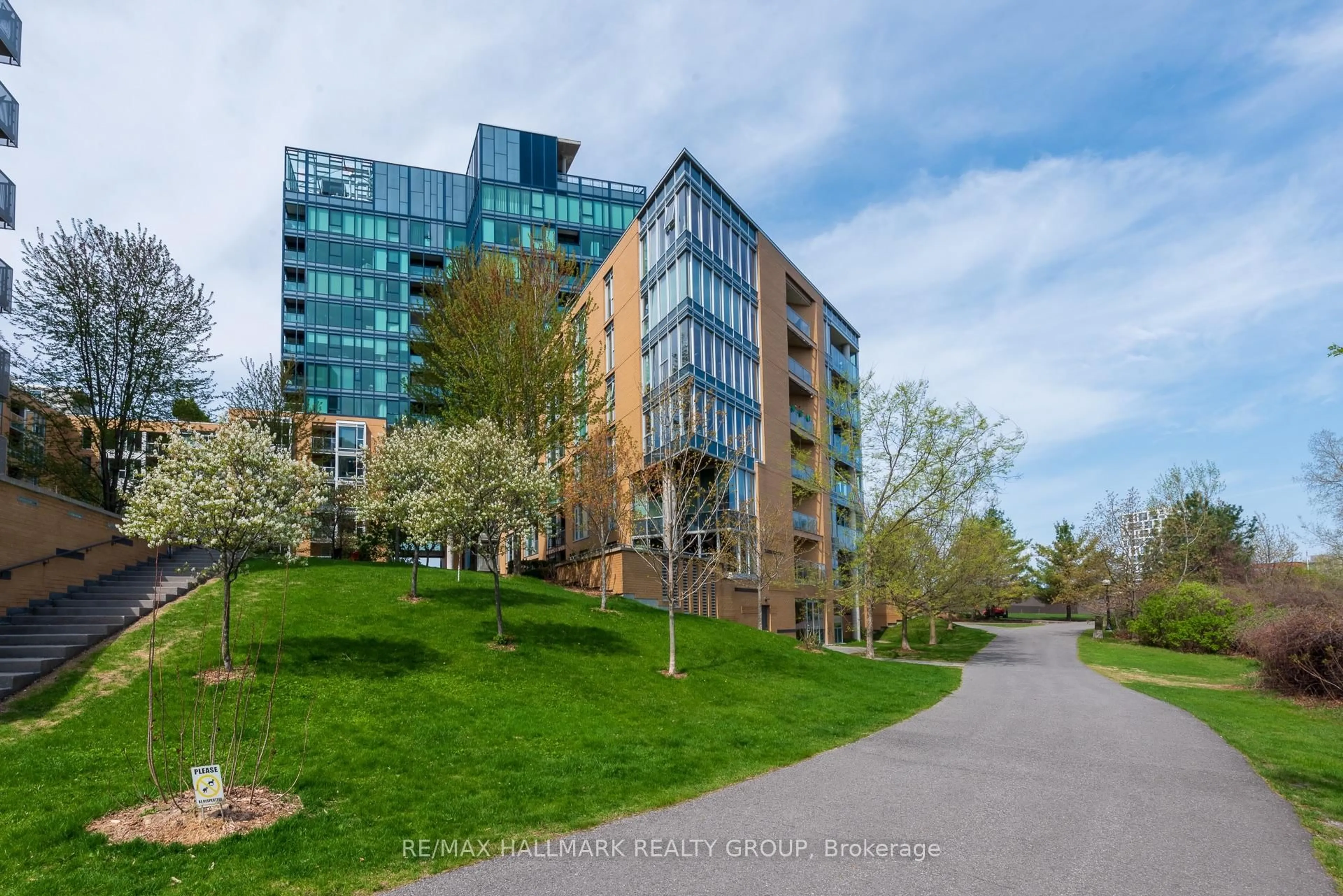Unknown for 200 Lett St #311, Ottawa Ontario K1R 0A7