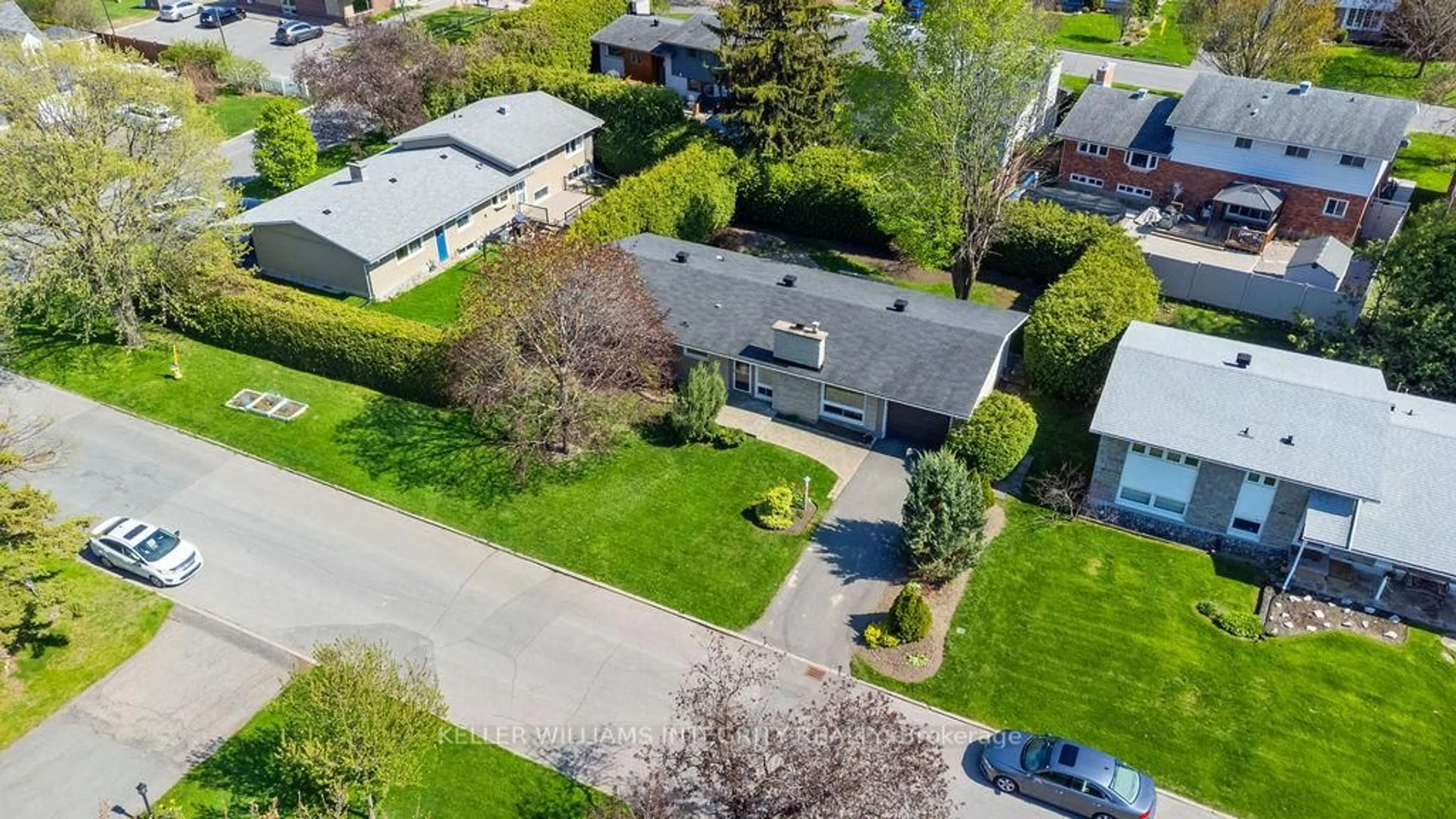 A pic from outside/outdoor area/front of a property/back of a property/a pic from drone, street for 24 Brian Cres, Ottawa Ontario K2H 6X3