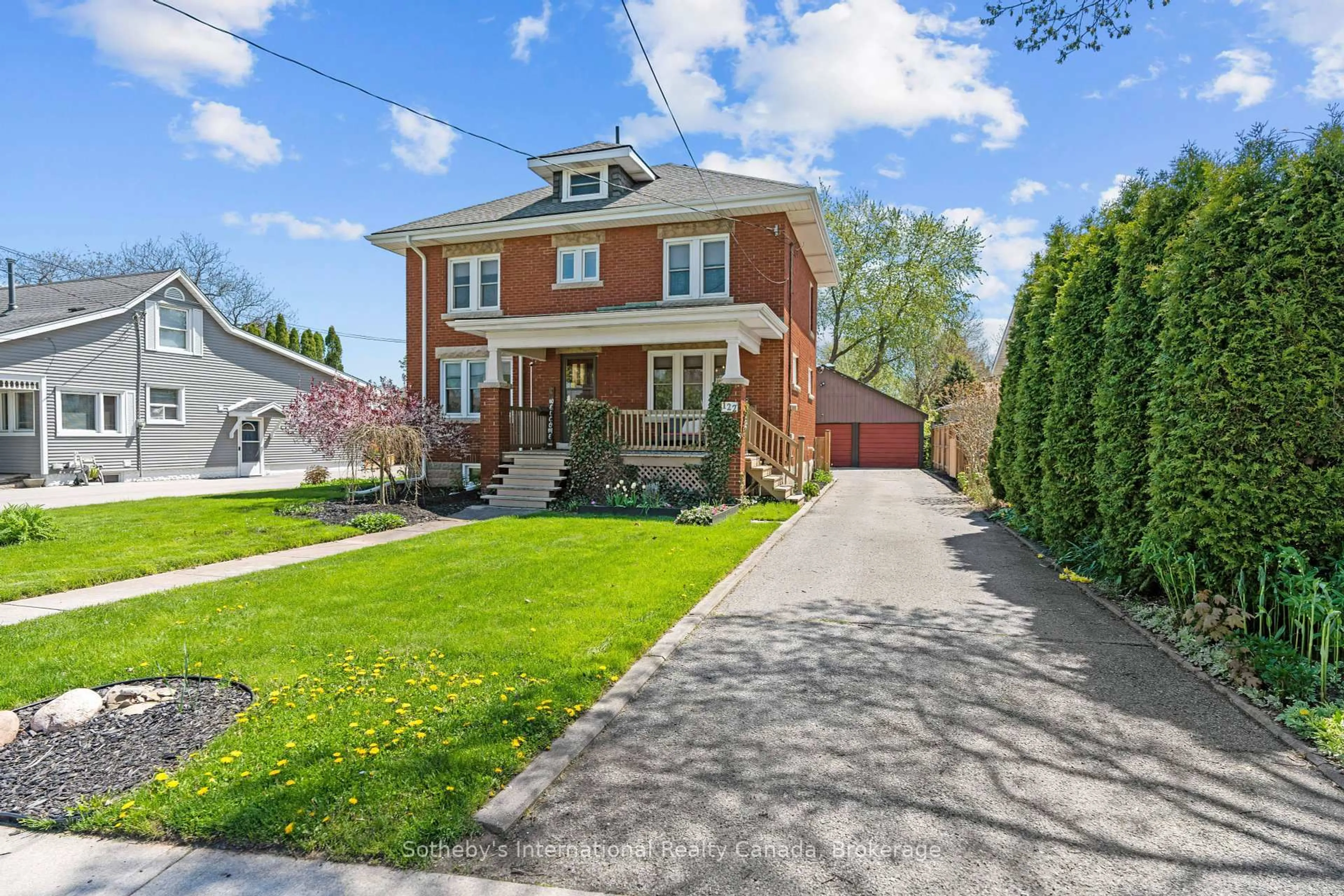 Home with brick exterior material, street for 122 Lake Avenue Dr, Hamilton Ontario L8G 3N4