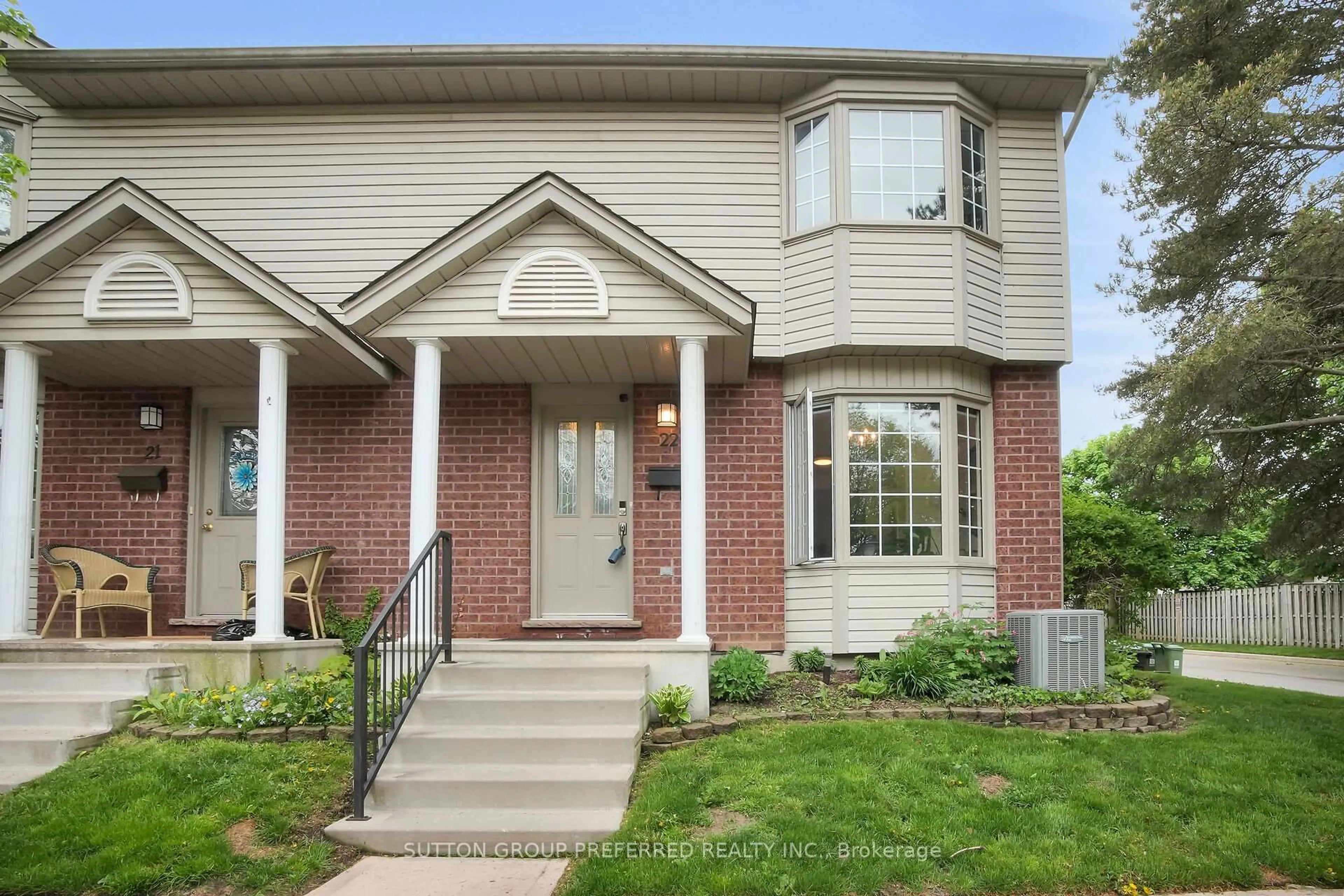 Home with brick exterior material, street for 166 BONAVENTURE Dr #22, London East Ontario N5V 4Y4