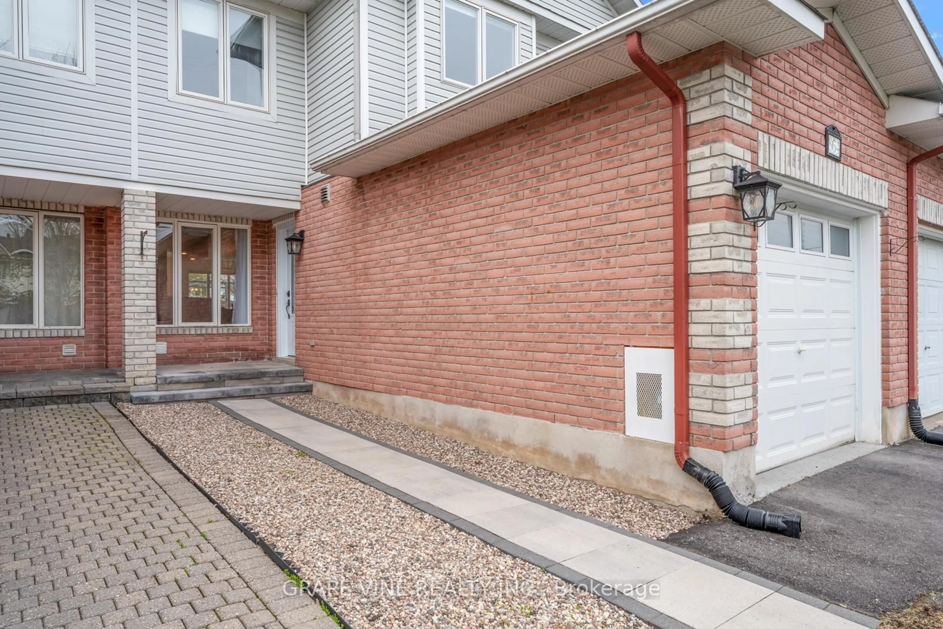 Home with brick exterior material, street for 864 Nesting Way, Ottawa Ontario K4A 3X3