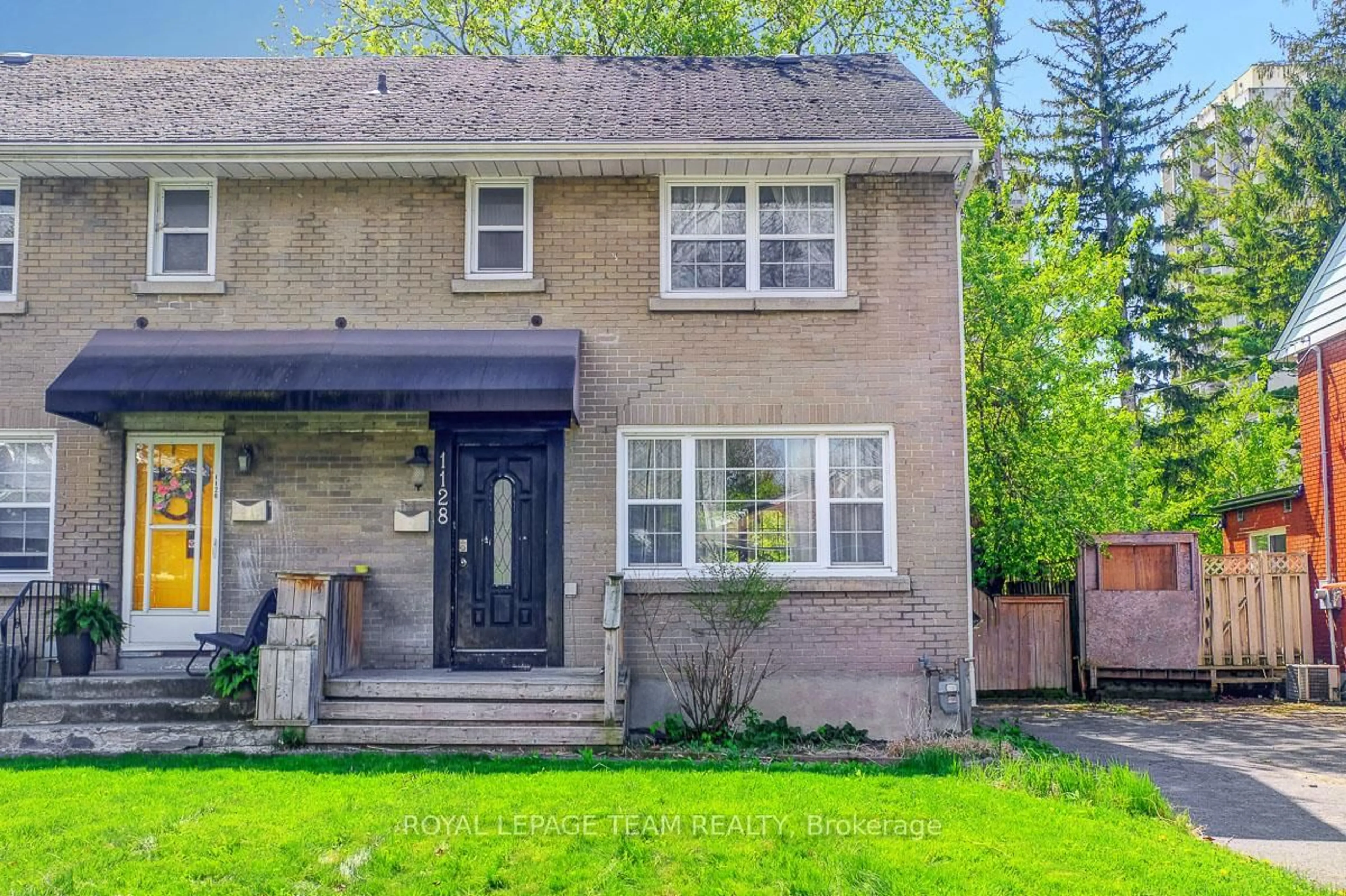Home with brick exterior material, street for 1128 Trent St, Ottawa Ontario K1Z 8J4