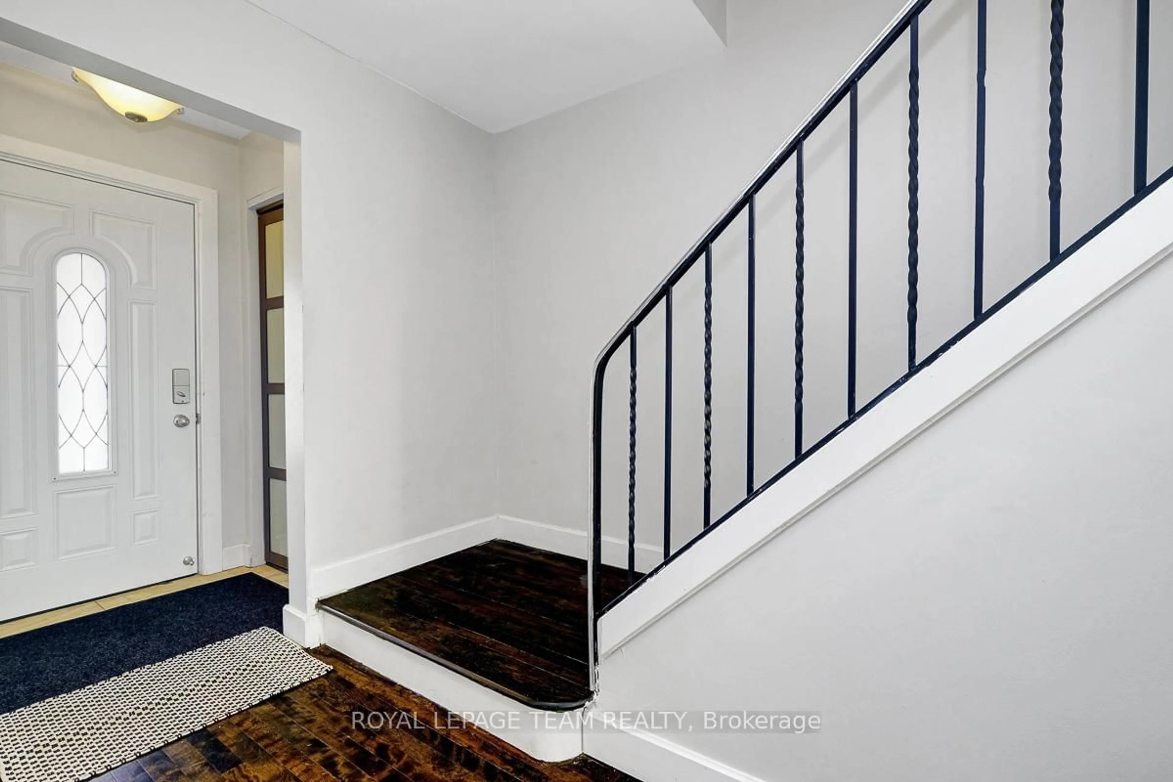 Unknown for 1128 Trent St, Ottawa Ontario K1Z 8J4