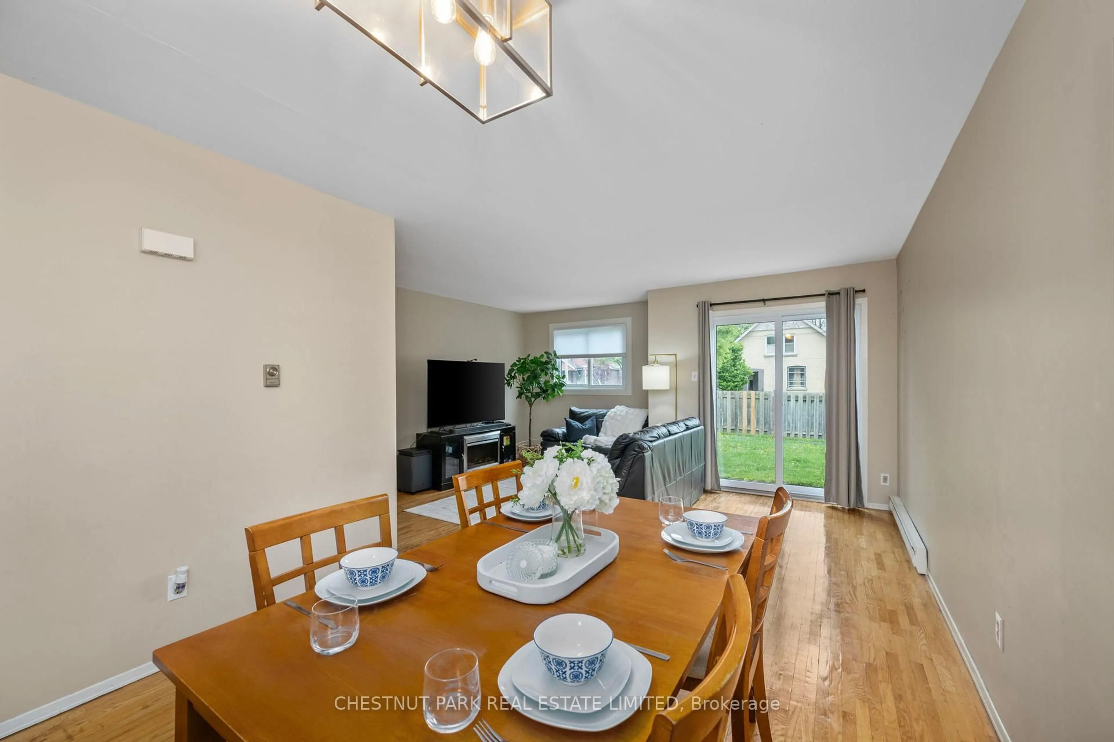 Dining room, unknown for 40 Summit Ave #14, London North Ontario N6H 4S3