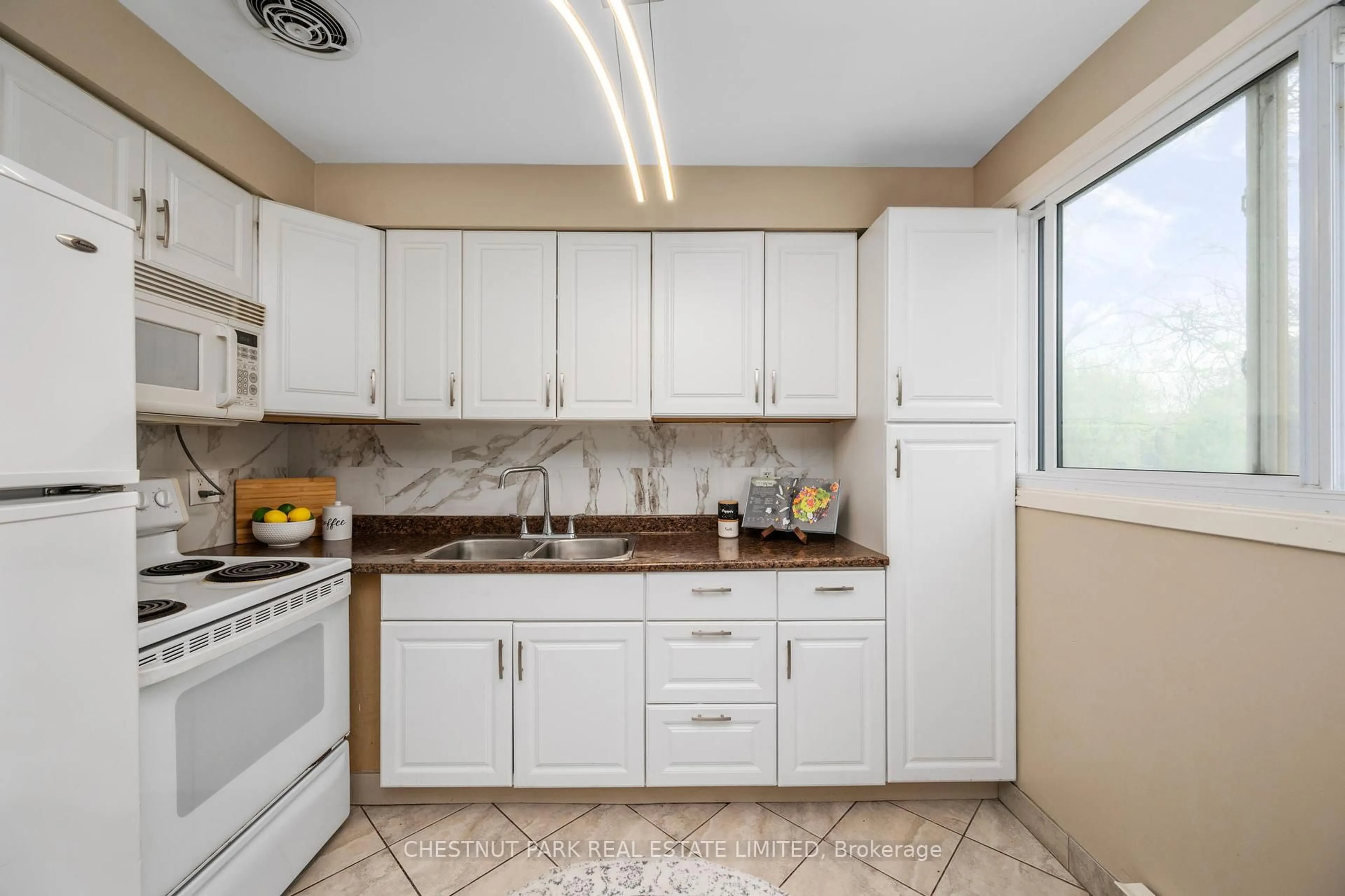 Standard kitchen, ceramic/tile floor for 40 Summit Ave #14, London North Ontario N6H 4S3