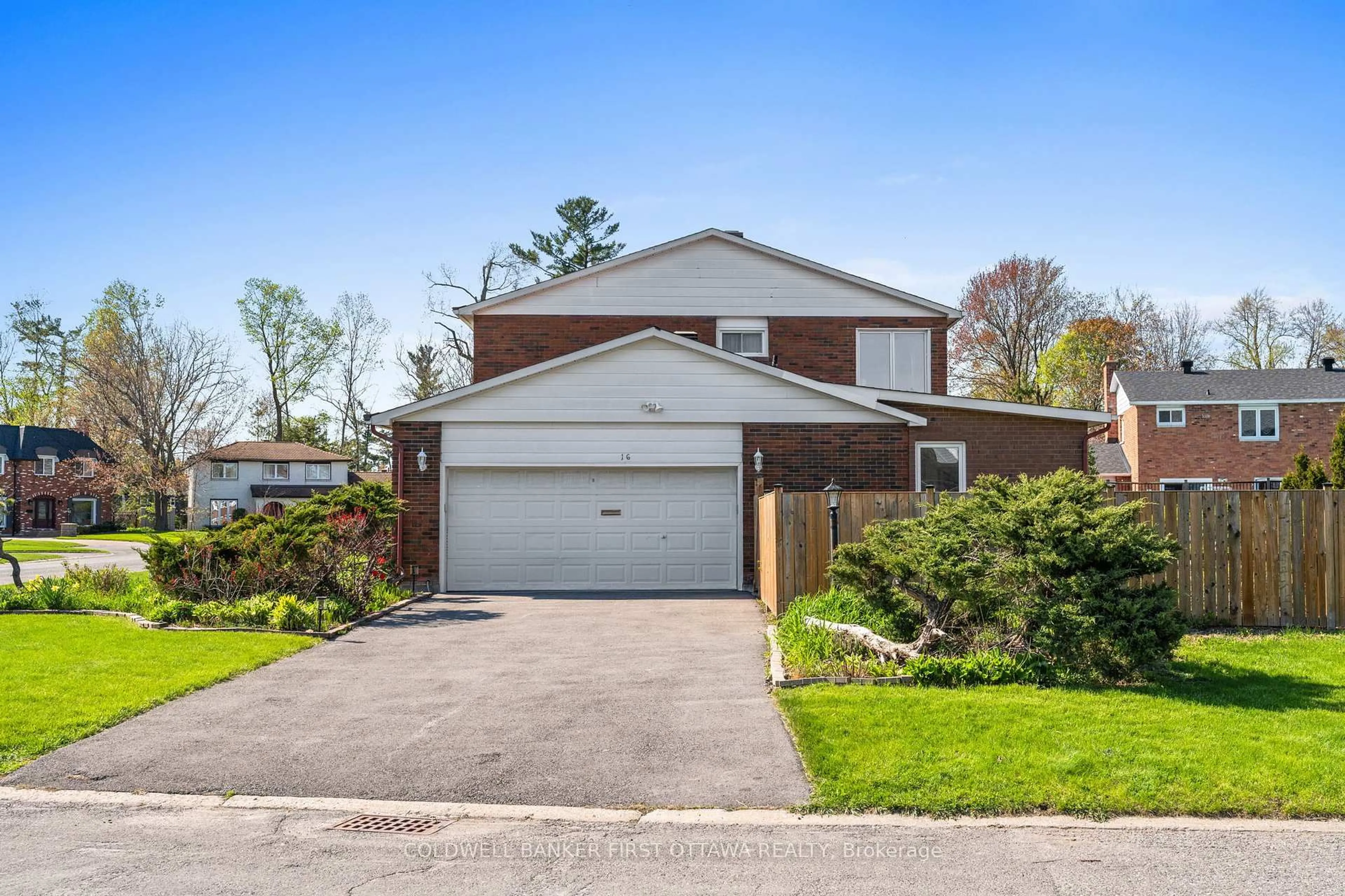 Unknown for 16 Denewood Cres, Ottawa Ontario K2E 7G5