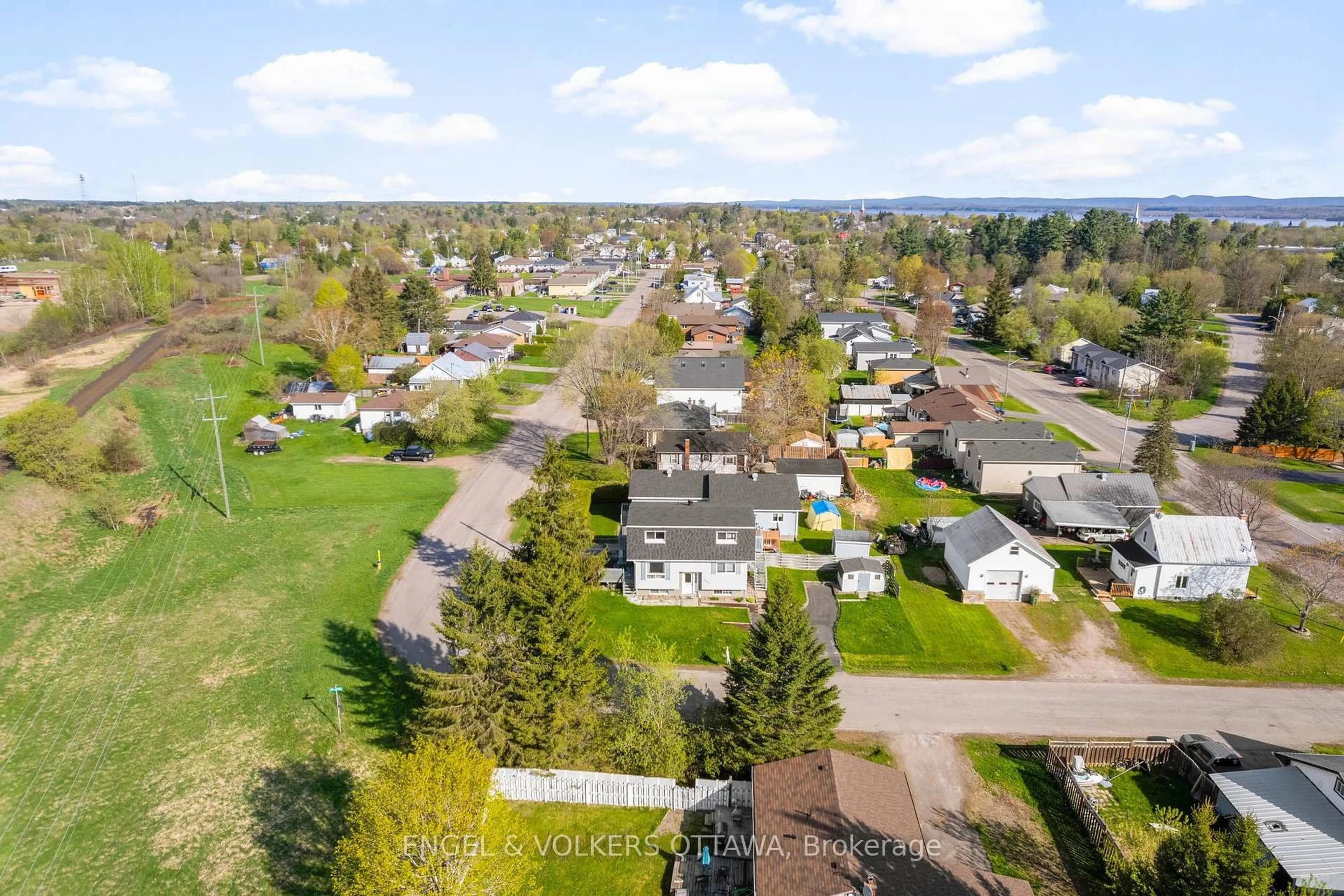 A pic from outside/outdoor area/front of a property/back of a property/a pic from drone, street for 466 Gourley Ave, Pembroke Ontario K8A 8J5