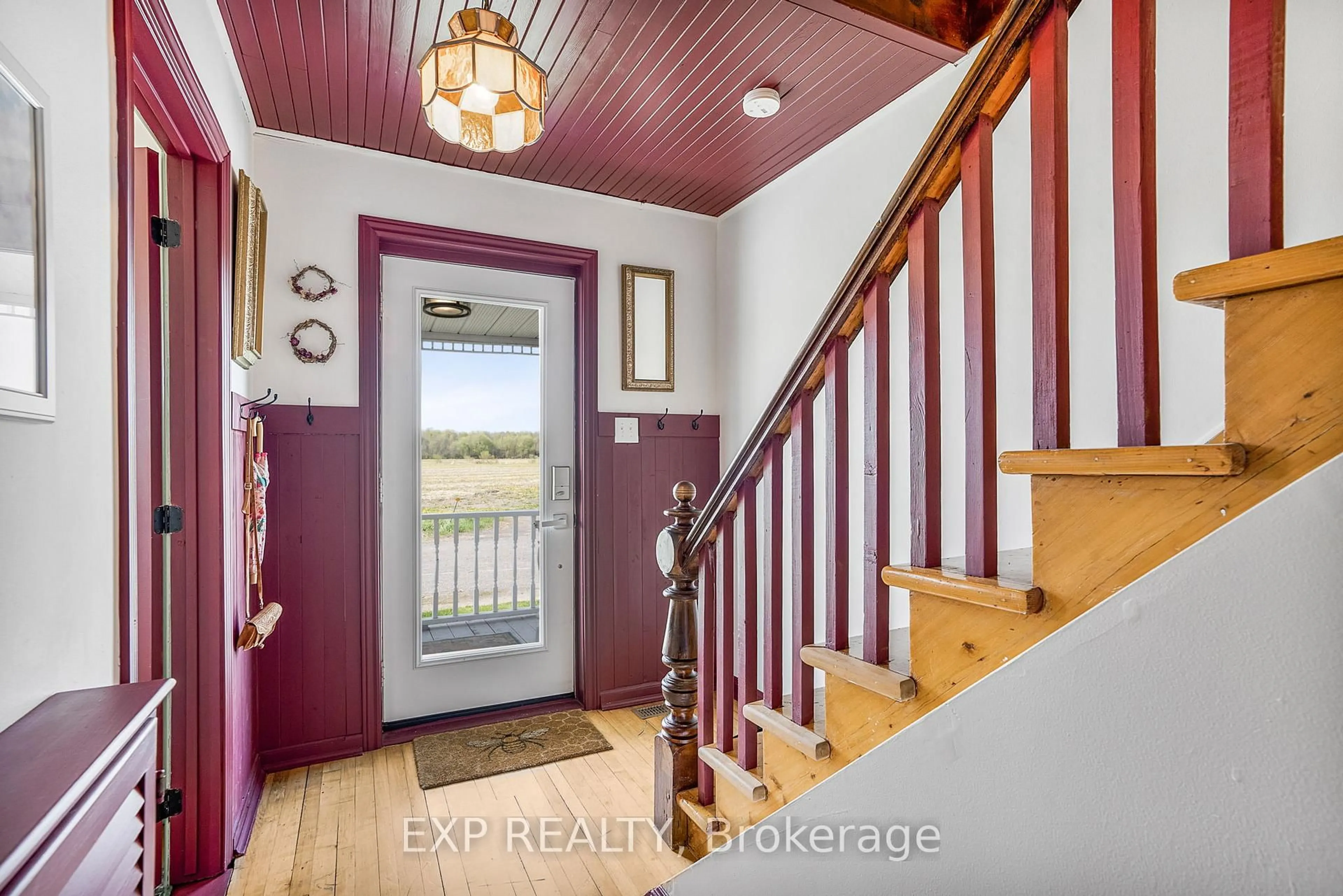 Indoor entryway for 227 Mill St, Champlain Ontario K0B 1R0