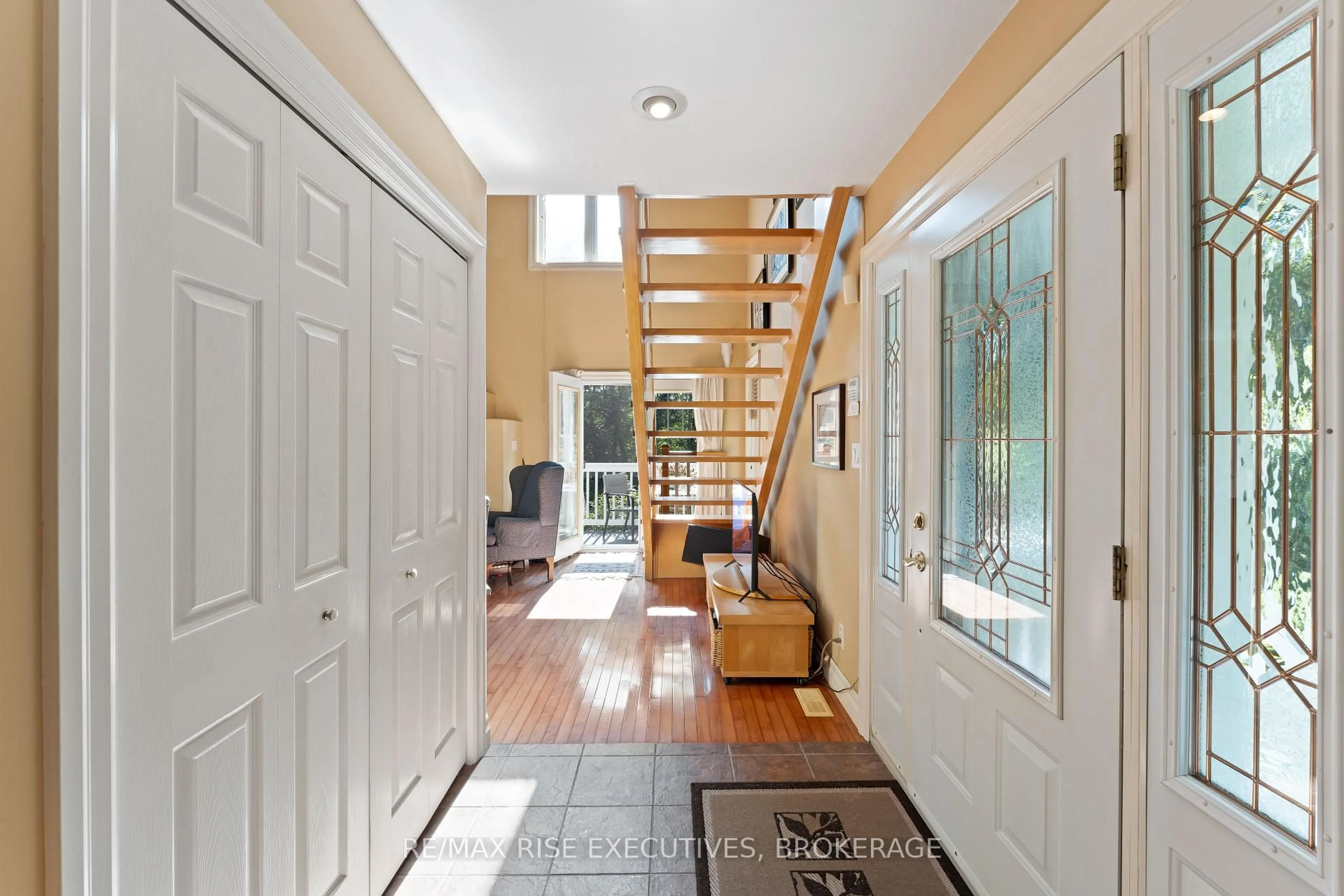 Indoor entryway for 5209 HIGHWAY 15 N/A, Seeley's Bay Ontario K0H 2N0