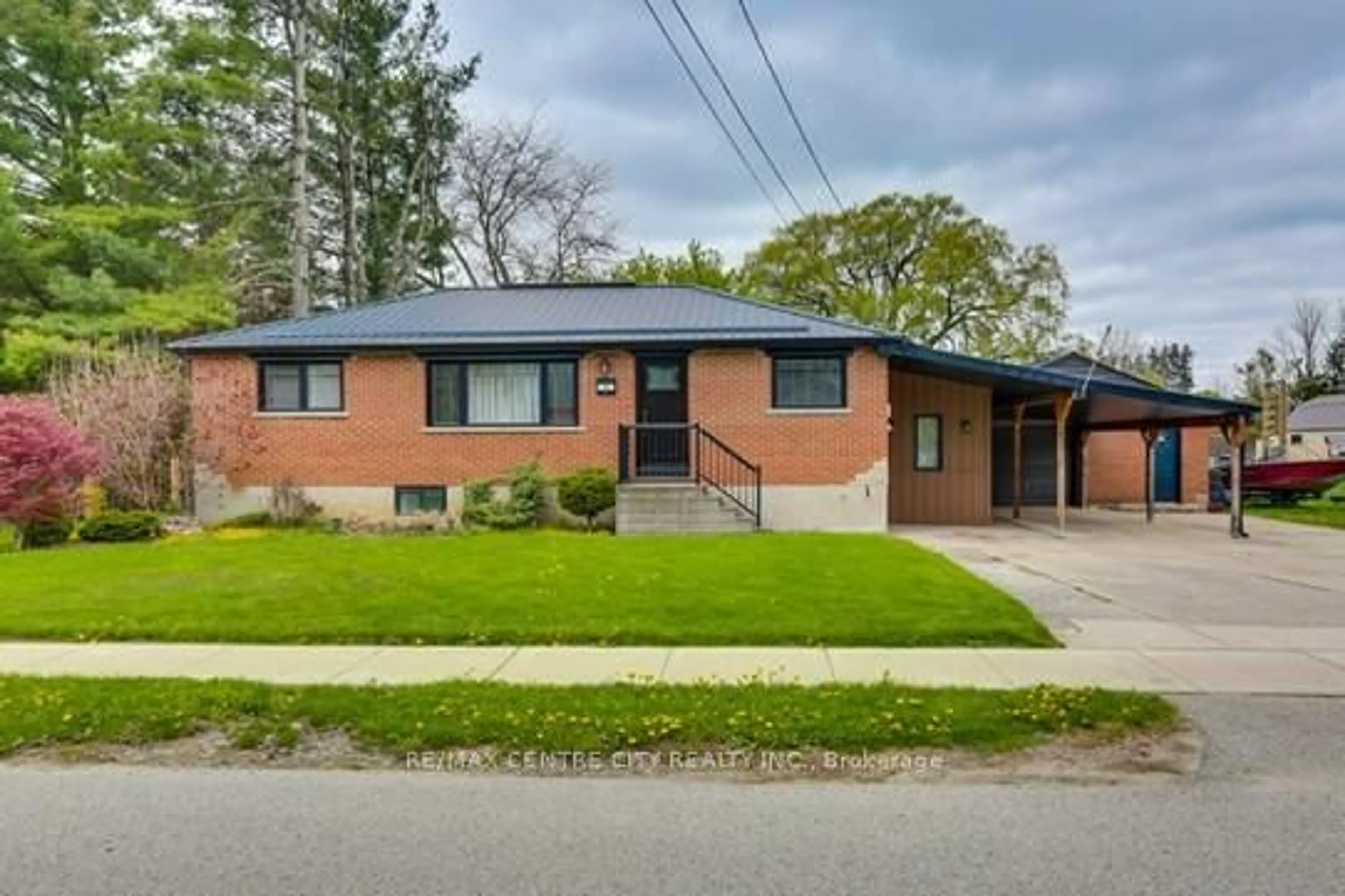 Home with brick exterior material, street for 22 Charles St, Thames Centre Ontario N0L 1G2