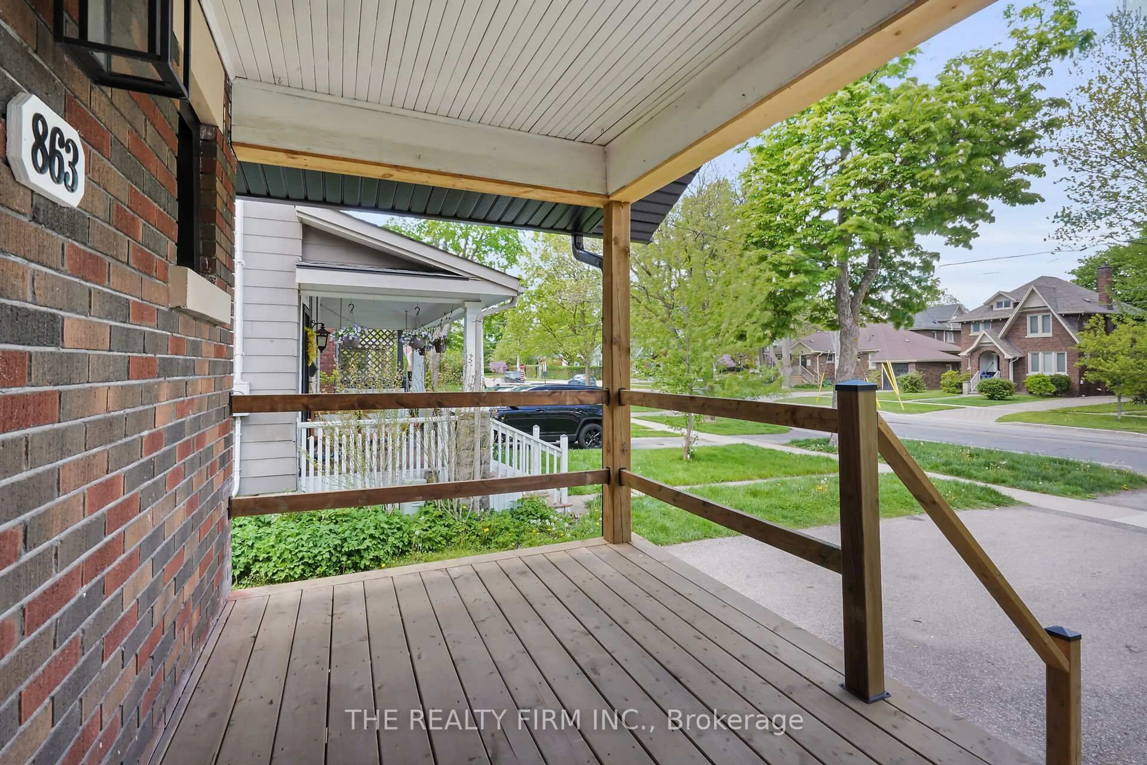 Patio, unknown for 863 Colborne St, London East Ontario N6A 4A1