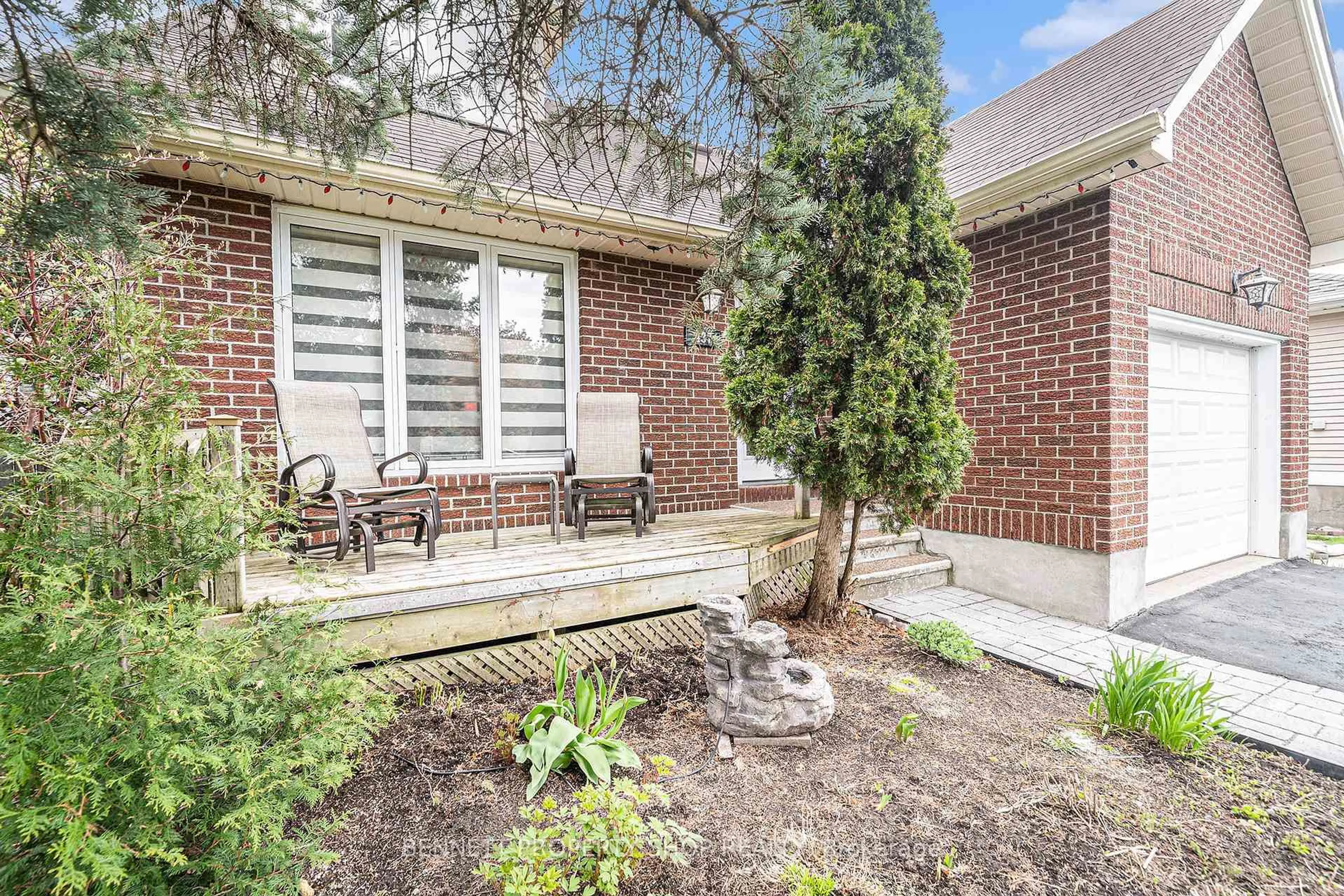 Home with brick exterior material, street for 437 Rougemount Cres, Orleans Ontario K4A 2Z1