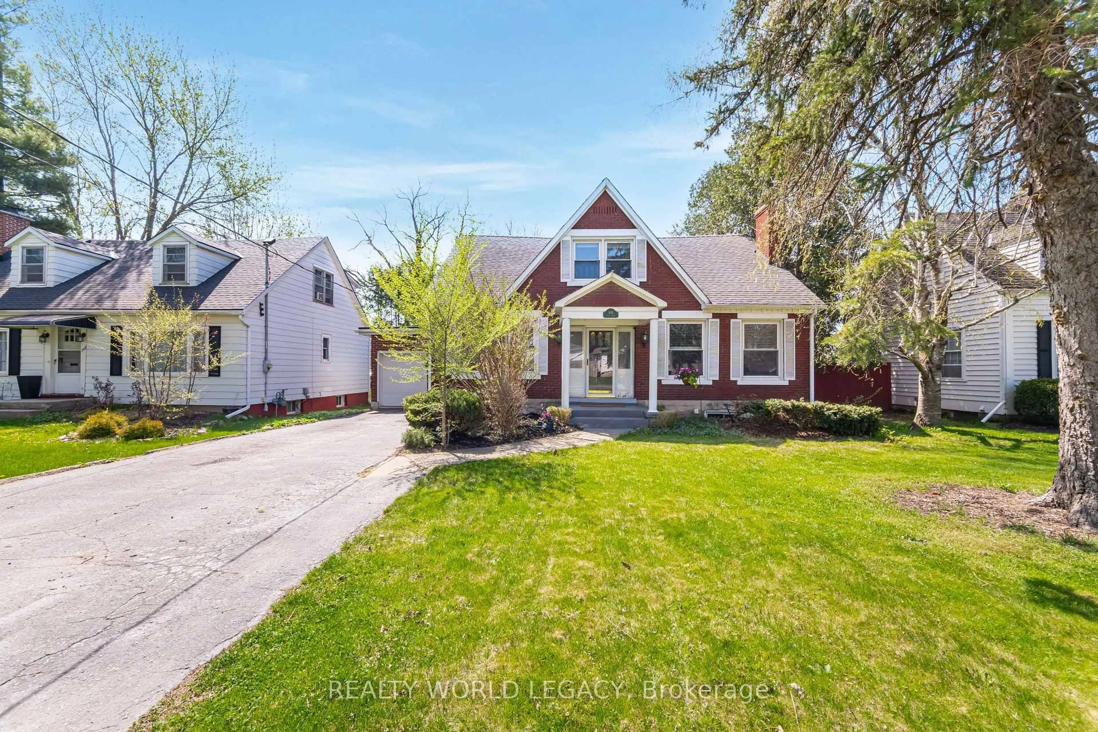 Home with brick exterior material, street for 305 Main St, Cambridge Ontario N1R 1Y2