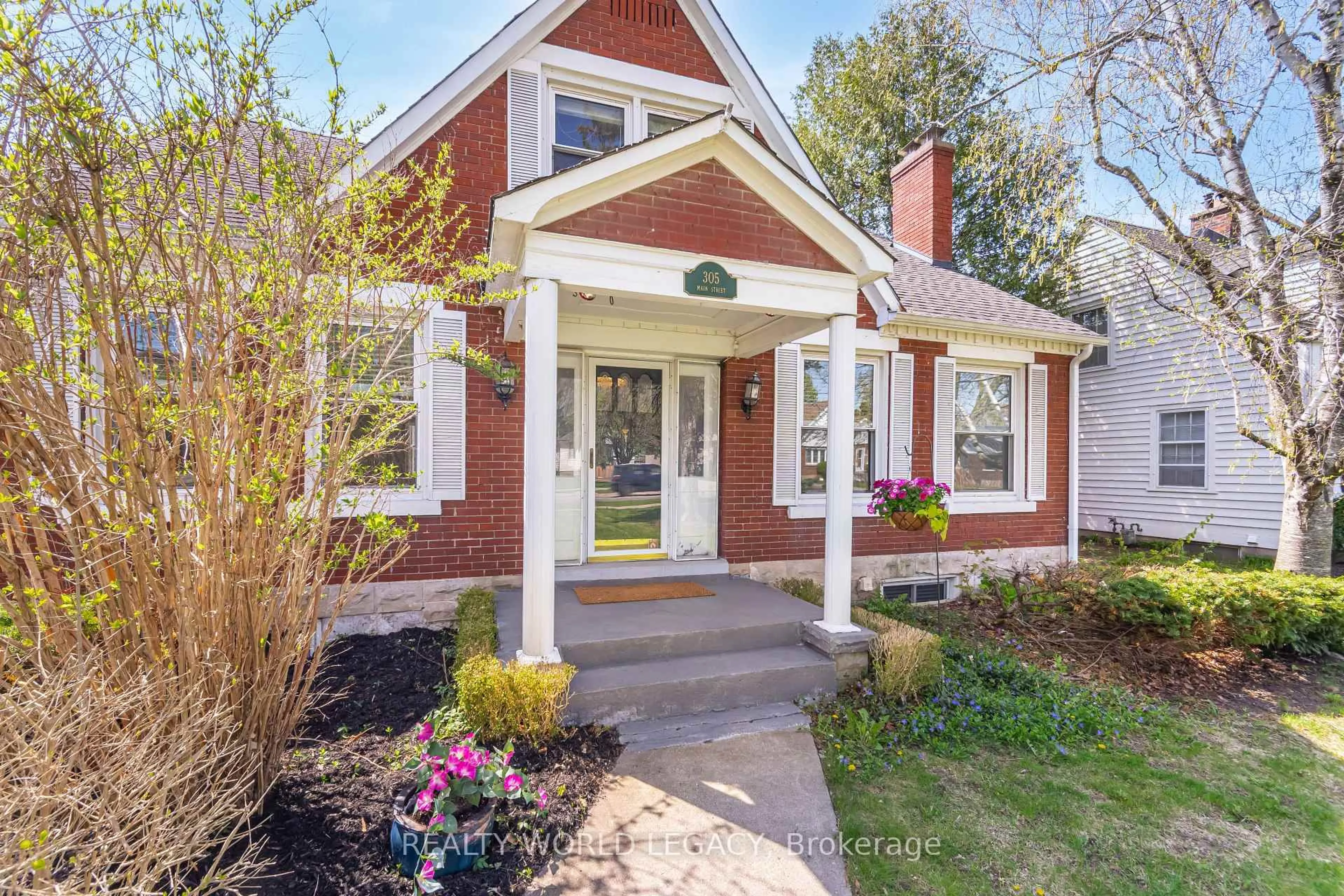 Home with brick exterior material, street for 305 Main St, Cambridge Ontario N1R 1Y2