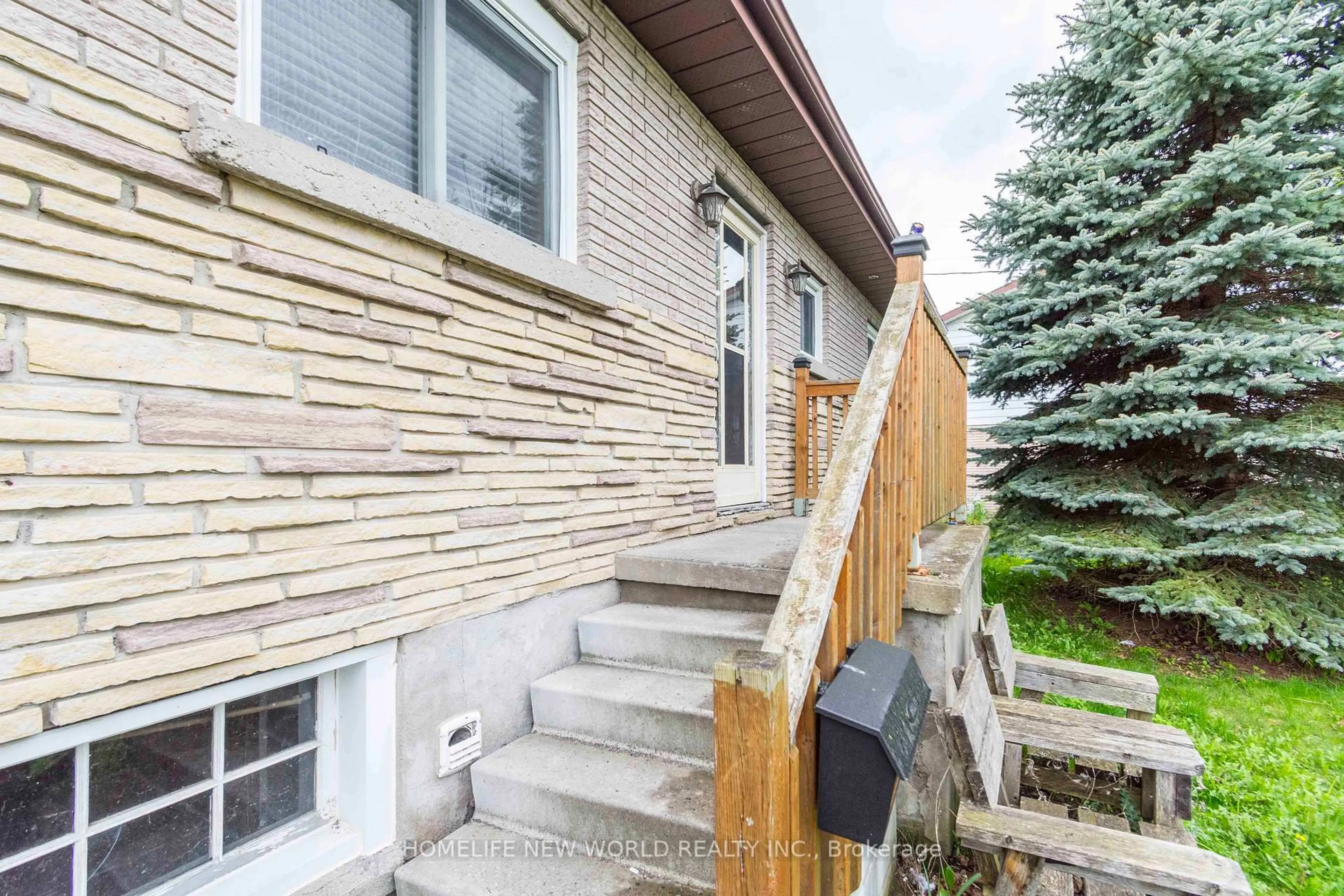 Unknown for 41 Alfred St, Quinte West Ontario K8V 2B2