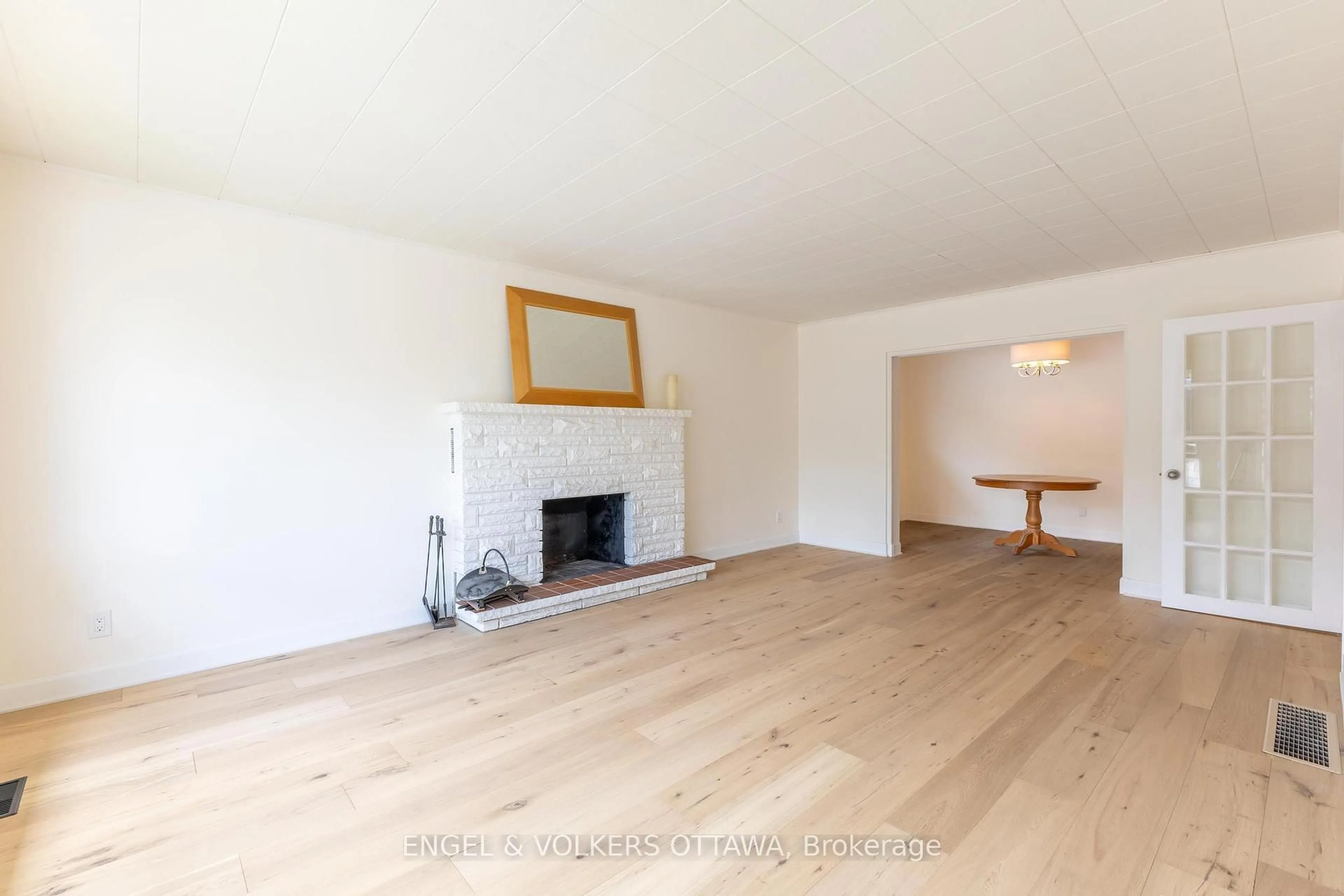 A pic of a room for 89 Munro St, Carleton Place Ontario K7C 1H6