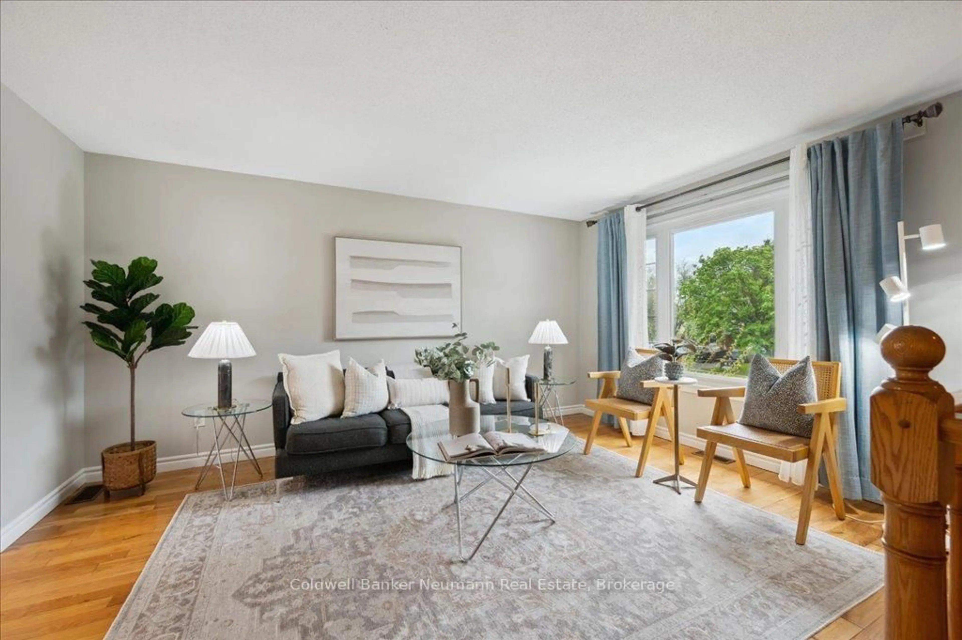 Living room with furniture, unknown for 102 Barnicke Dr, Cambridge Ontario N3C 3M4
