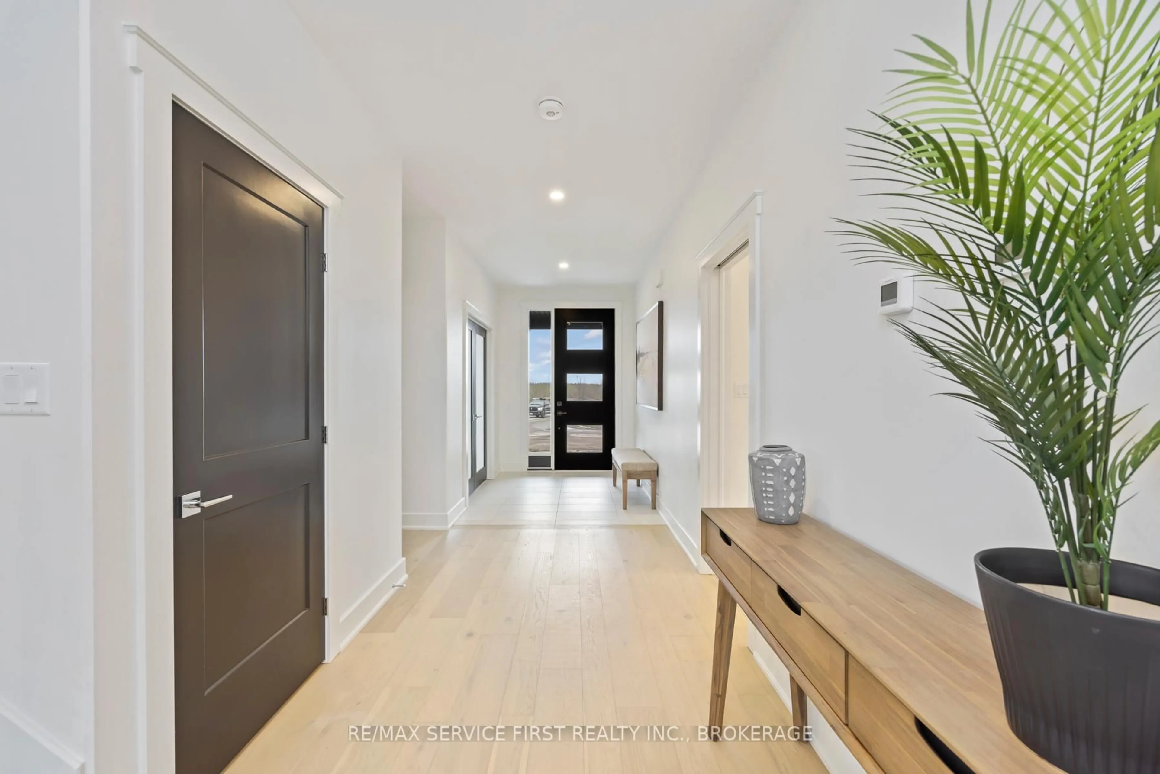 Indoor entryway for 1700 Monica Dr, Kingston Ontario K7P 0T1