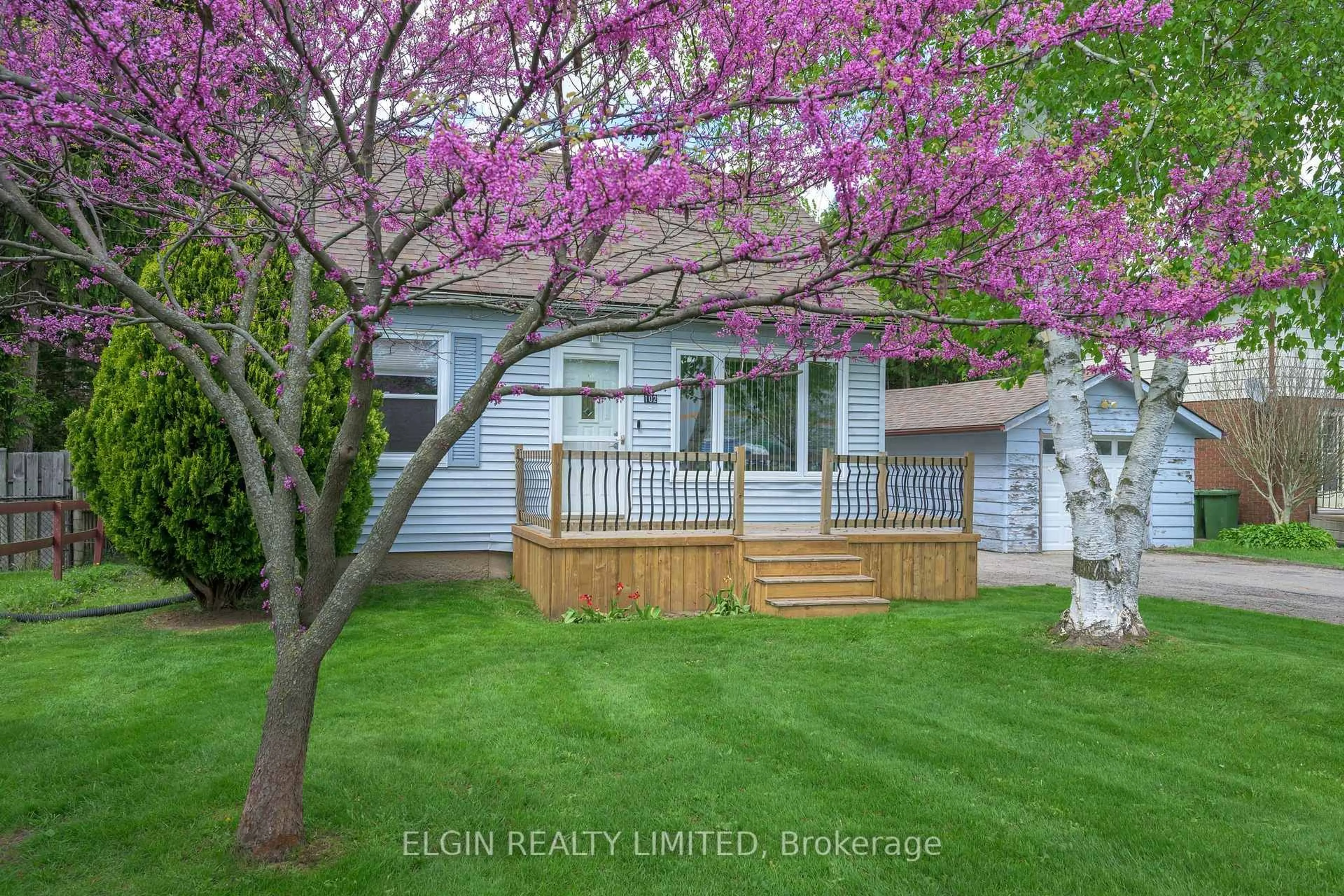 Unknown for 102 Edward St, St. Thomas Ontario N5P 1Y9