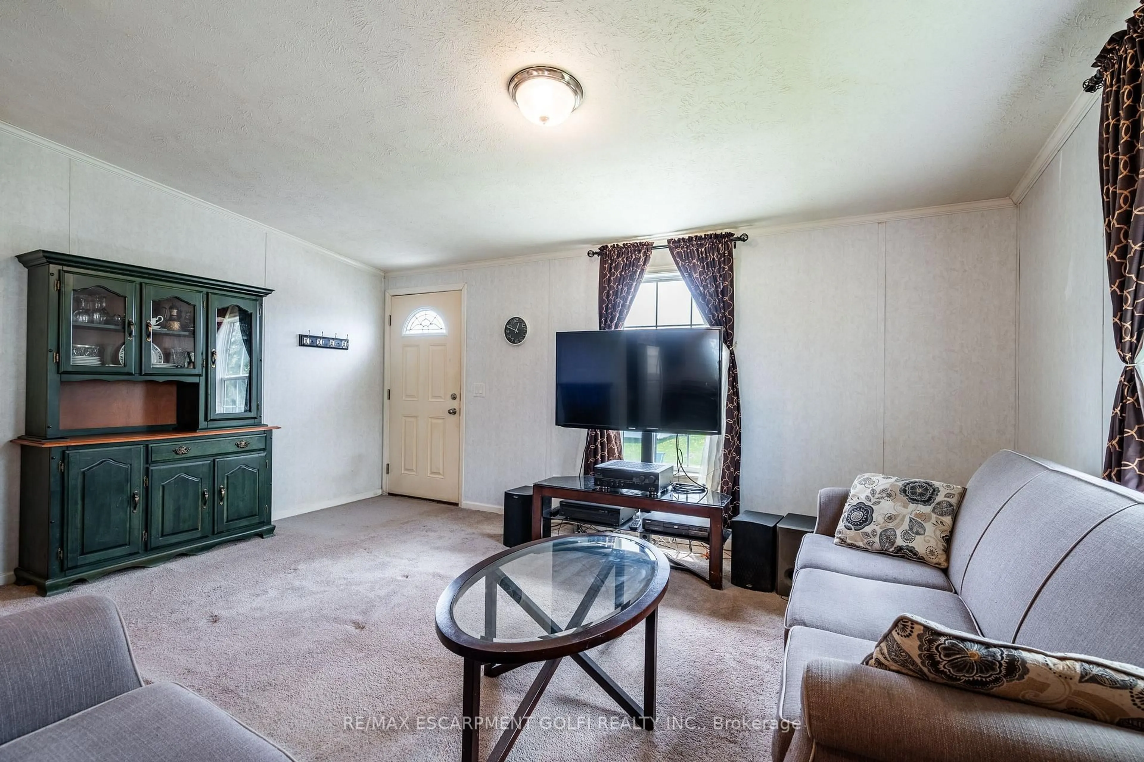 Living room with furniture, unknown for 1 Forest Tr, Haldimand Ontario N0A 1L0