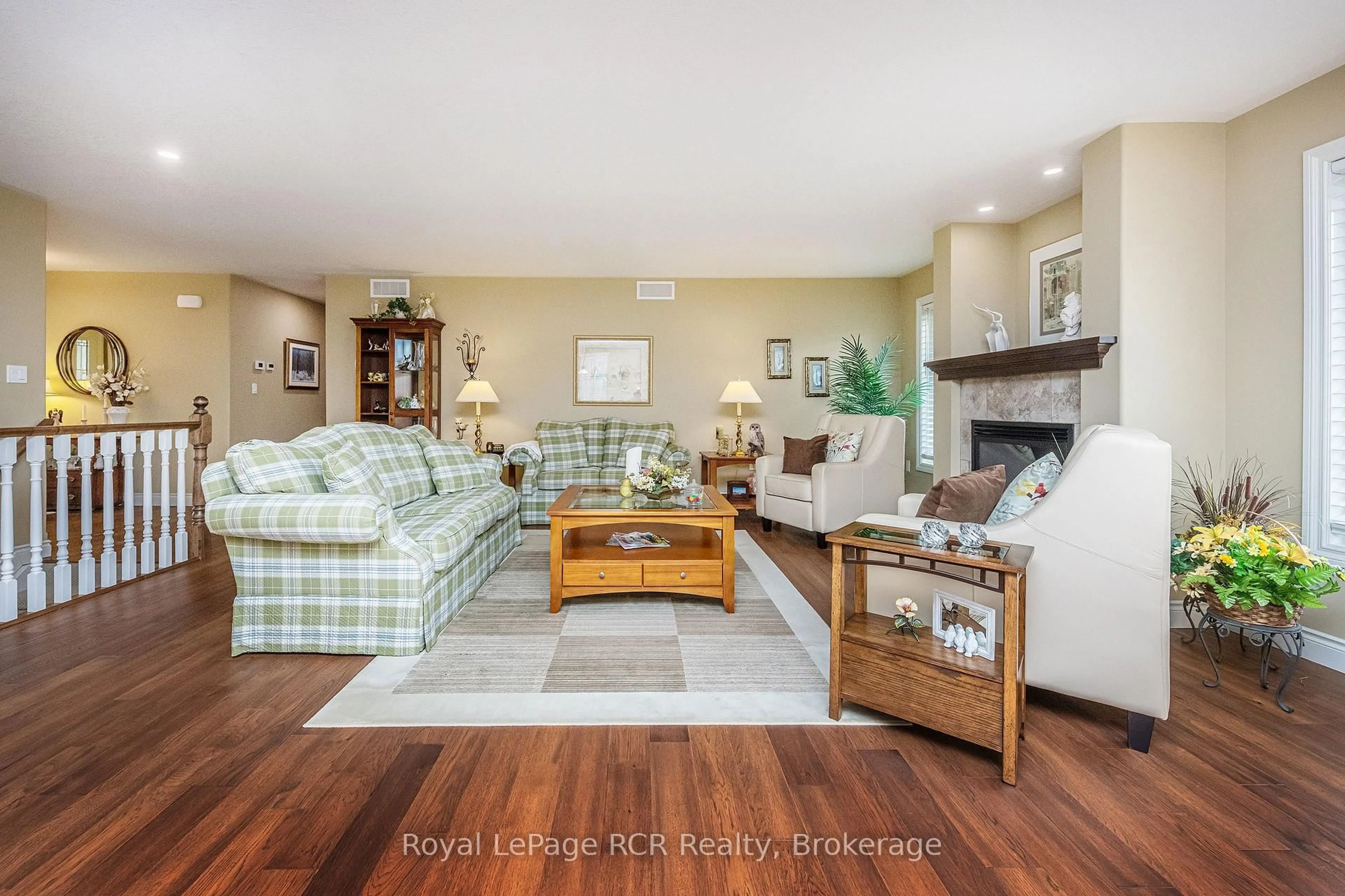Living room with furniture, wood/laminate floor for 773 15th St, Hanover Ontario N4N 3W7