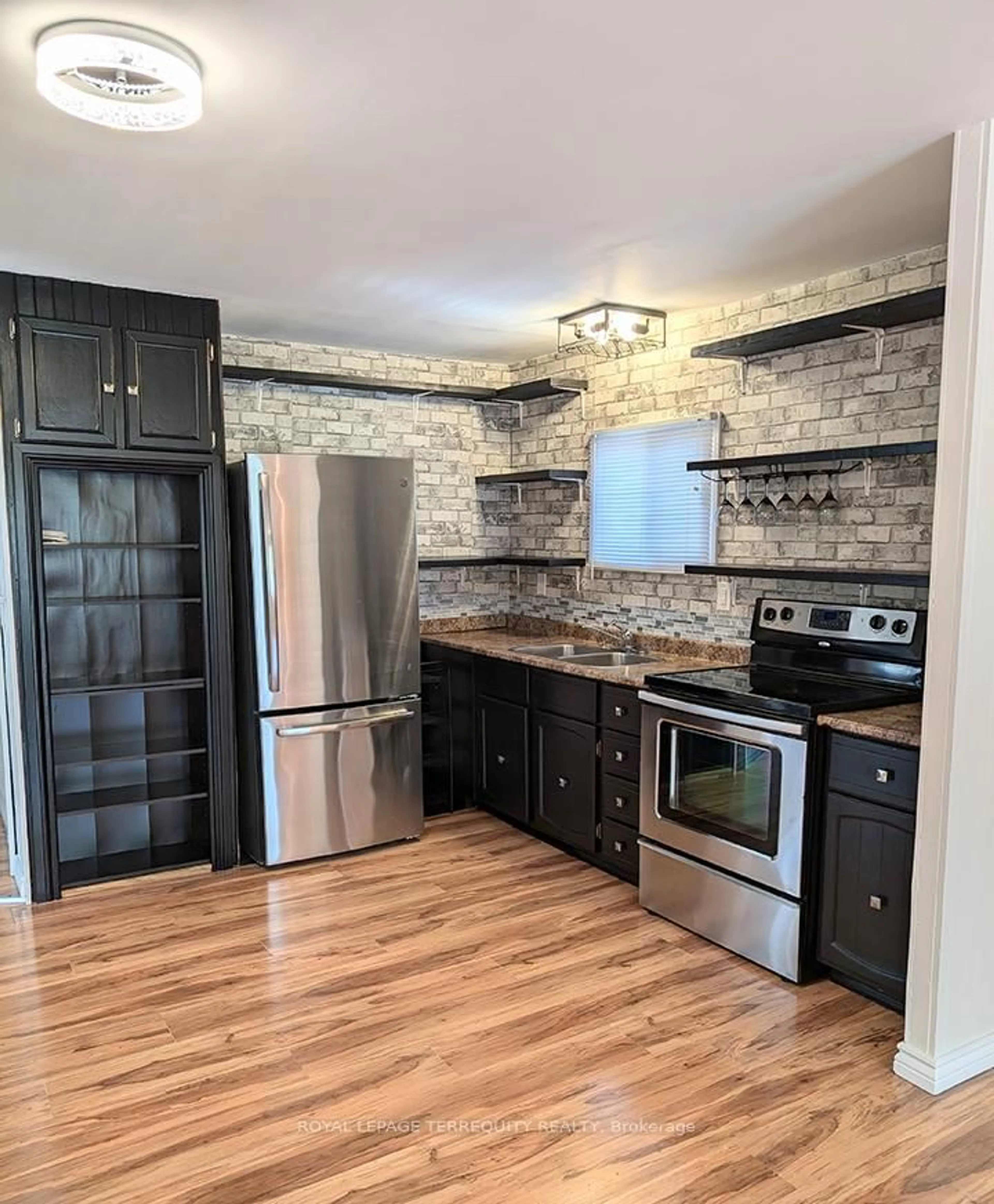 Open concept kitchen, unknown for 1 Mount Vernon Tr #6, Huntsville Ontario P1H 1E3