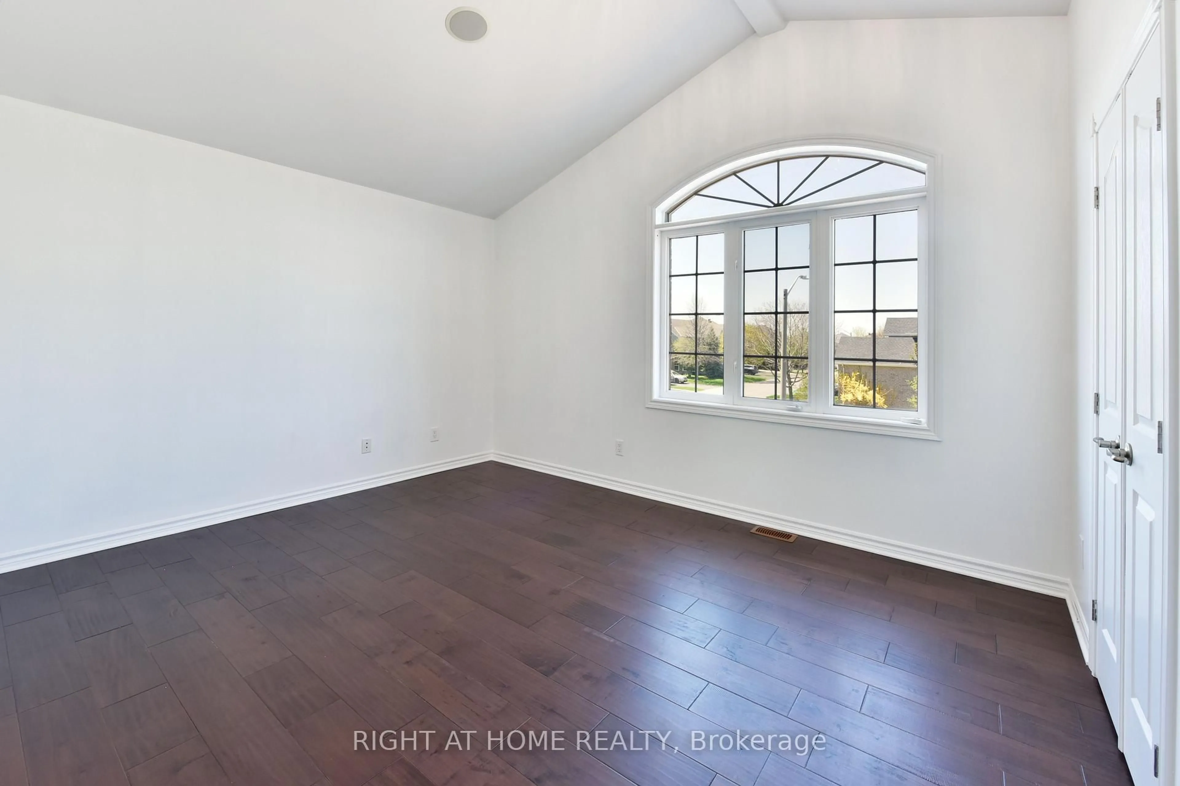 A pic of a room for 38 CEDAR VALLEY Dr, Kanata Ontario K2M 3A1