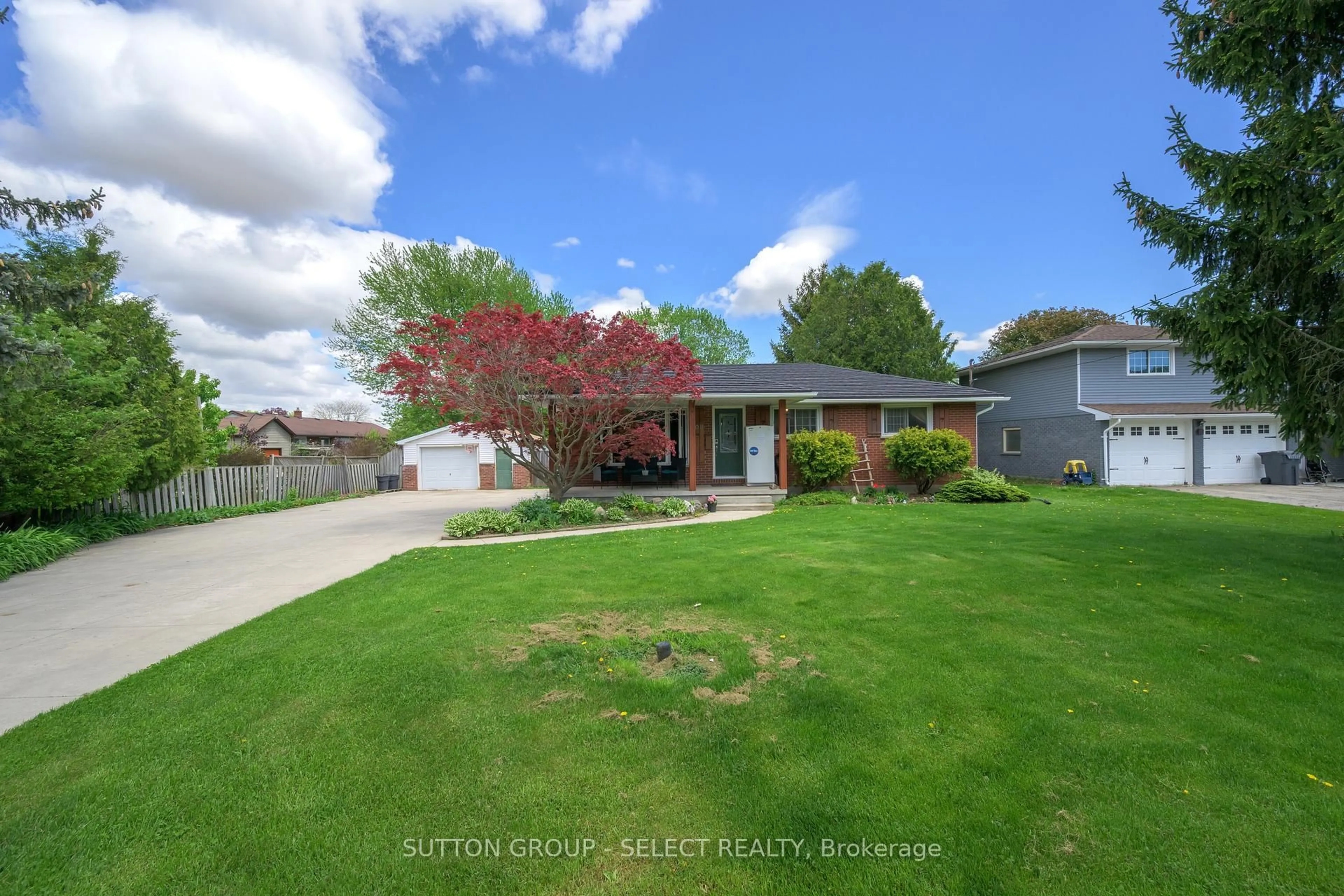 A pic from outside/outdoor area/front of a property/back of a property/a pic from drone, street for 108 Coulter Ave, Central Elgin Ontario N5R 5A7